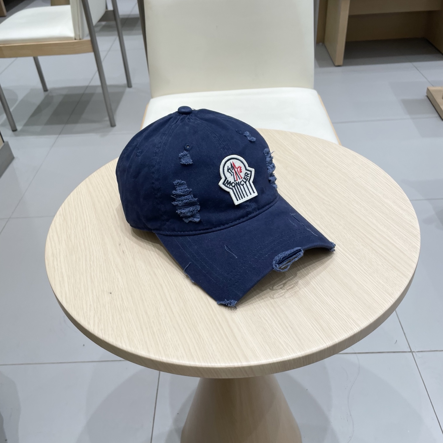   蒙口MONCLER新款棒球帽，时尚炸街单品，风格很OK，网红.时尚博主的最爱！高品质舒适透气，凹造型