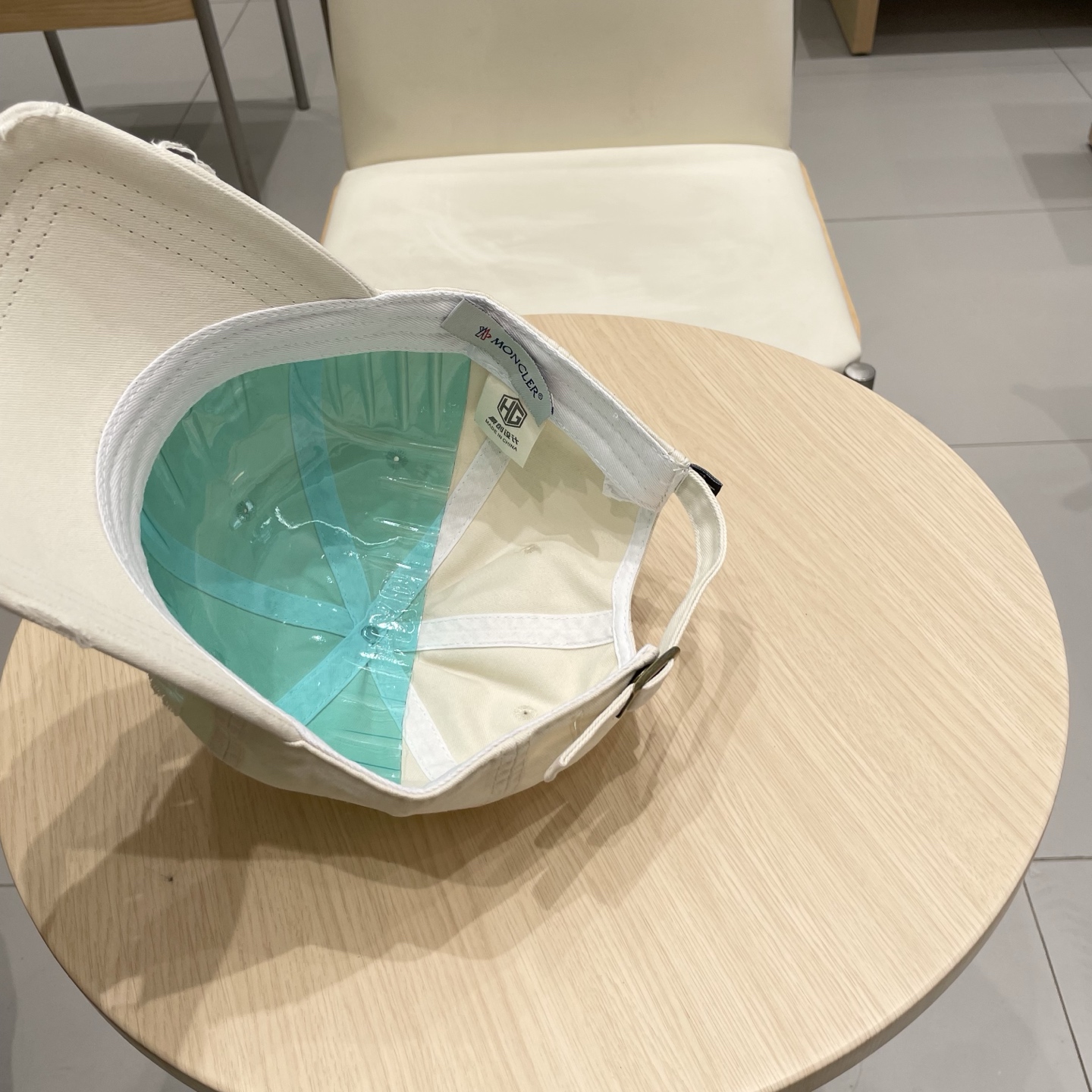   蒙口MONCLER新款棒球帽，时尚炸街单品，风格很OK，网红.时尚博主的最爱！高品质舒适透气，凹造型