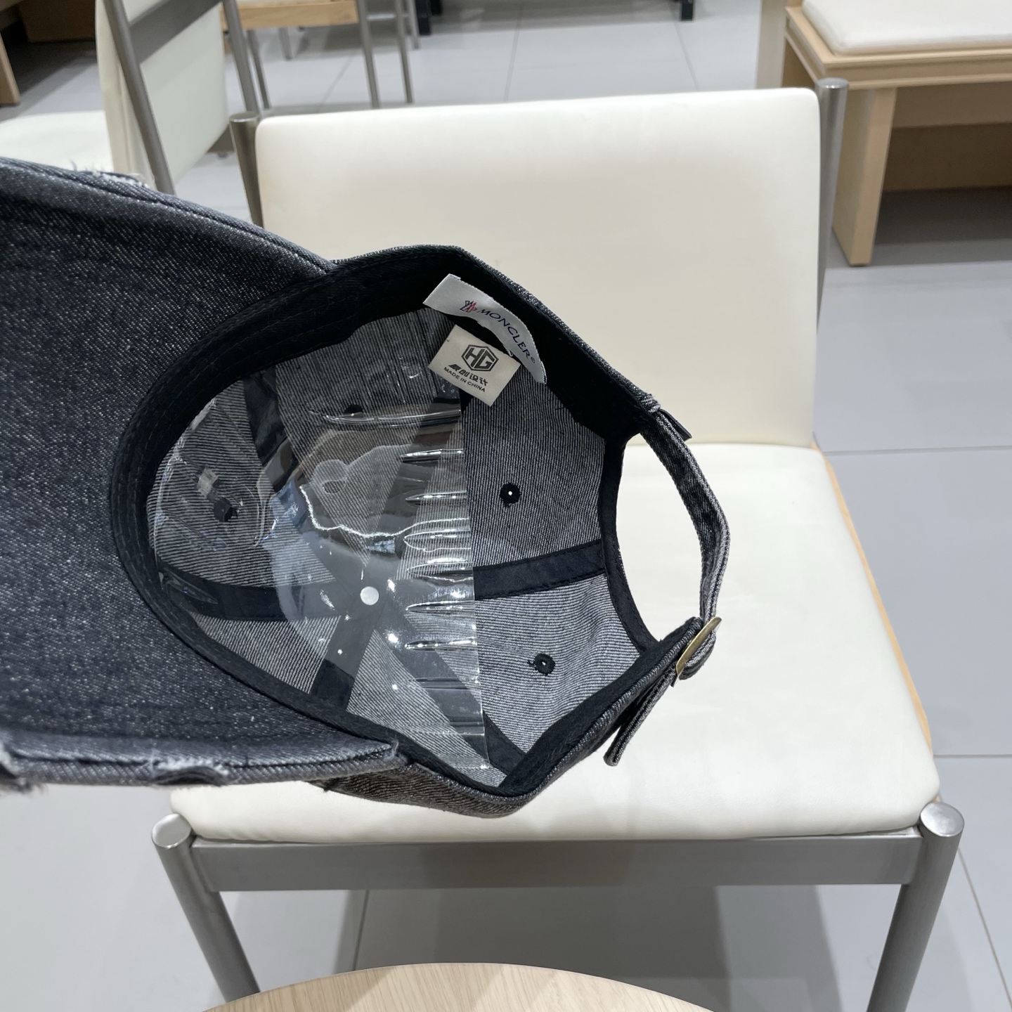   蒙口MONCLER新款棒球帽，时尚炸街单品，风格很OK，网红.时尚博主的最爱！高品质舒适透气，凹造型