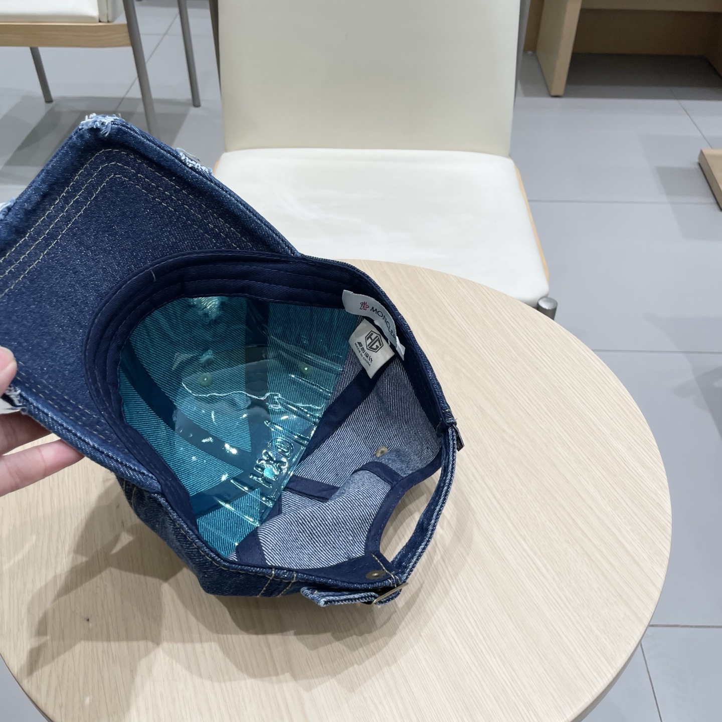   蒙口MONCLER新款棒球帽，时尚炸街单品，风格很OK，网红.时尚博主的最爱！高品质舒适透气，凹造型