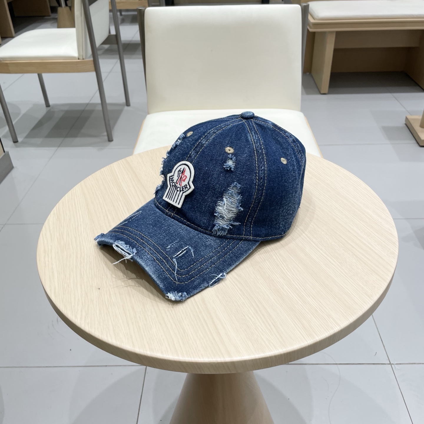   蒙口MONCLER新款棒球帽，时尚炸街单品，风格很OK，网红.时尚博主的最爱！高品质舒适透气，凹造型