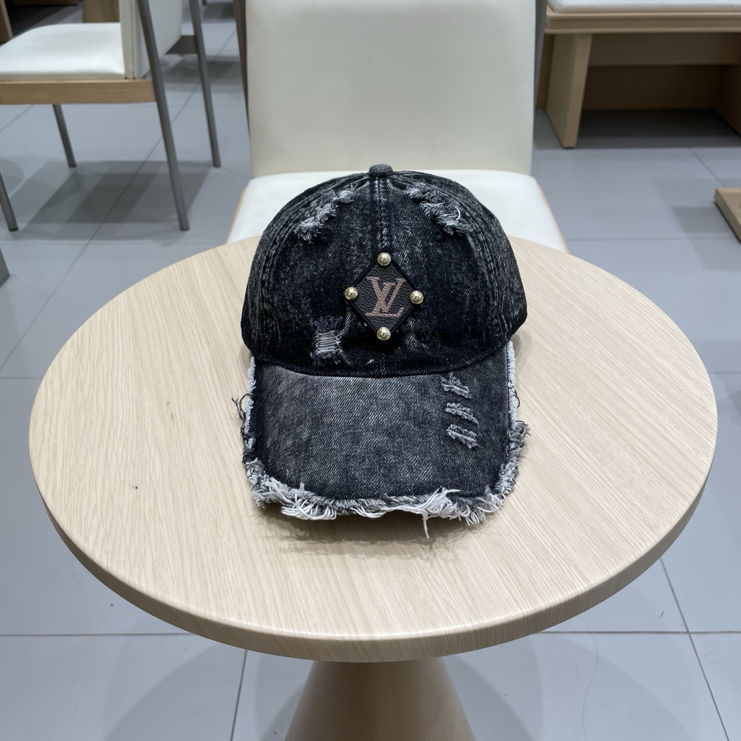 NO:221166,Louis Vuitton Baseball Cap Louis Vuitton's new LV baseball cap, heavy industry creates high-end and atmospheric, versatile and universal for both men and women!  Run volume!  Hat fisherman hat baseball hat knit hat, hat, louis vuitton, louis vuitton, louis vuitton, espadrilles, hats19860909路易威登棒球帽 LouisVuitton新款LV棒球帽,重工打造高端大气,百搭款男女通用！跑量！帽子渔夫帽棒球帽针织帽,帽子,louis vuitton,louis vuitton,louis vuitton,espadrilles,hats,hat