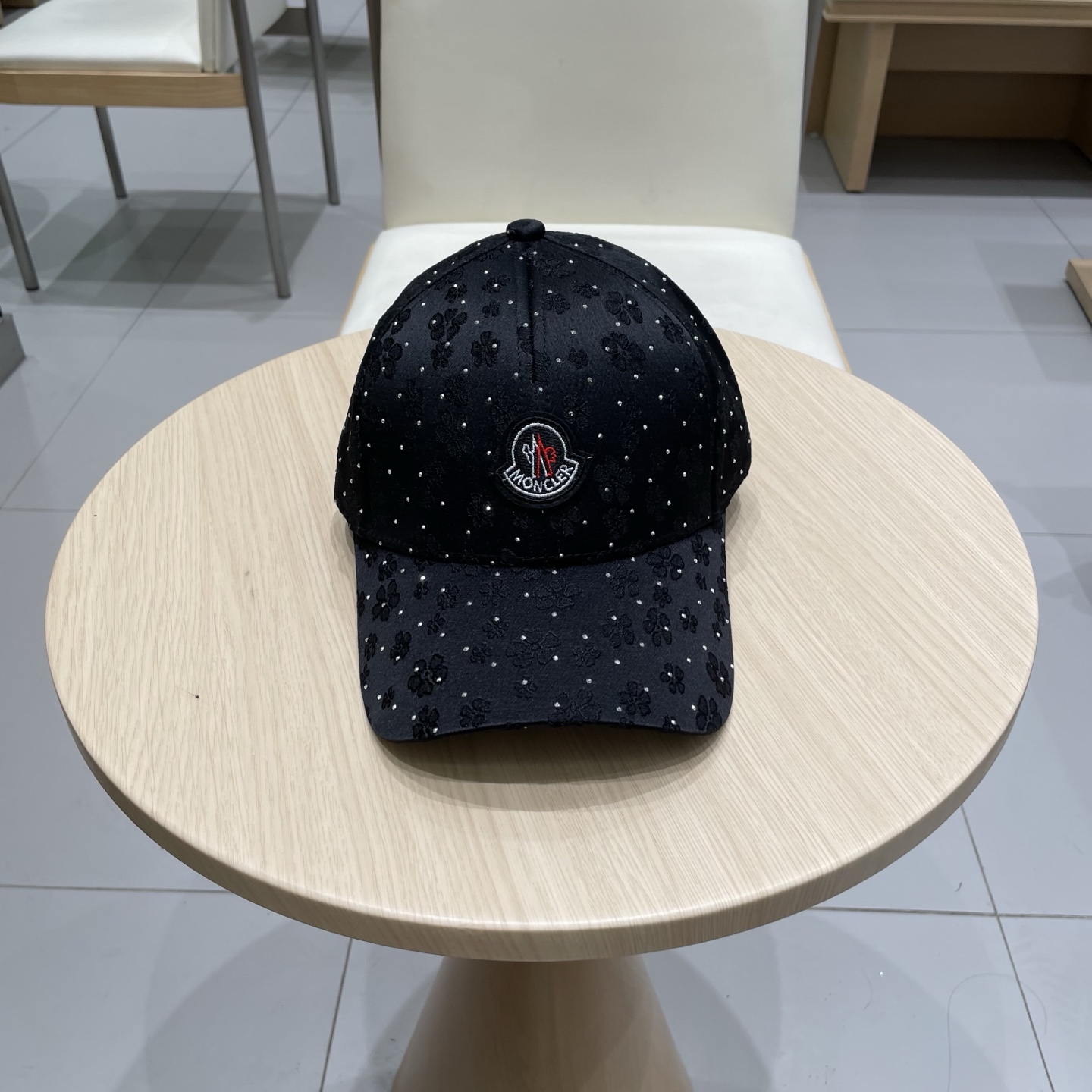 NO:220828,Moncler spring new personality baseball cap, very breathable, and a high-value fashion item for wearing all seasons!  Men and women hats fisherman hat baseball hat knit hat, hat, christian louboutin, Moncler, espadrilles, hats19860909蒙口Moncler春款新款个性棒球帽,透气性巨佳,四季佩戴款高颜值时尚单品！ 男女同款帽子渔夫帽棒球帽针织帽,帽子,christian louboutin,Moncler,espadrilles,hats,hat