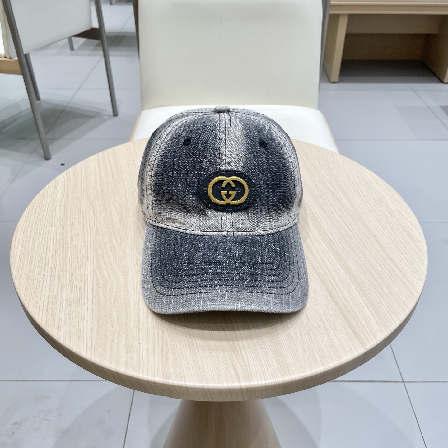 NO:220833,The new product of Guchi baseball cap GUCCI official website, baseball cap, original quality is coming, very exquisite craftsmanship, high-end, atmospheric and up-class!  Low-key luxury, easy to carry!  Run volume!  Hat fisherman hat baseball hat knit hat, hat, gucci, espadrilles, hats19860909古奇棒球帽GUCCI官网新品,棒球帽,原单品质火爆来袭 工艺非常精美 高档大气上档次！低调奢华,方便携带！跑量！帽子渔夫帽棒球帽针织帽,帽子,gucci,espadrilles,hats,hat