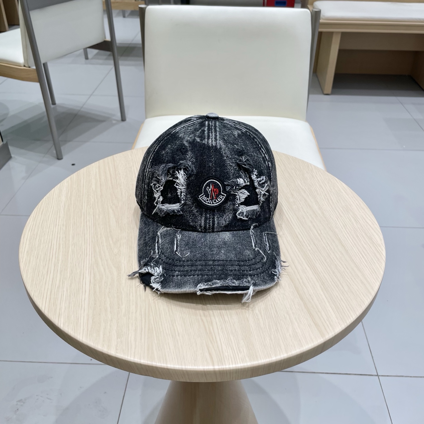 NO:220836,*Mengke Lace Moncler shading baseball cap Treasure item!  Old and destructive embroidered baseball cap, versatile colors, super small face, big head, worry-free, really handsome~ Hat Fisherman hat, baseball hat, knit hat, hat, christian louboutin, Moncler, Moncler, espadrilles, hats19860909* 盟可睐 moncler 蒙口 破洞棒球帽 宝藏单品！做旧破坏刺绣鸭舌帽 百搭颜色超级显脸小 大头围无忧 真的有被帅到~帽子渔夫帽棒球帽针织帽,帽子,christian louboutin,Moncler,Moncler,espadrilles,hats,hat