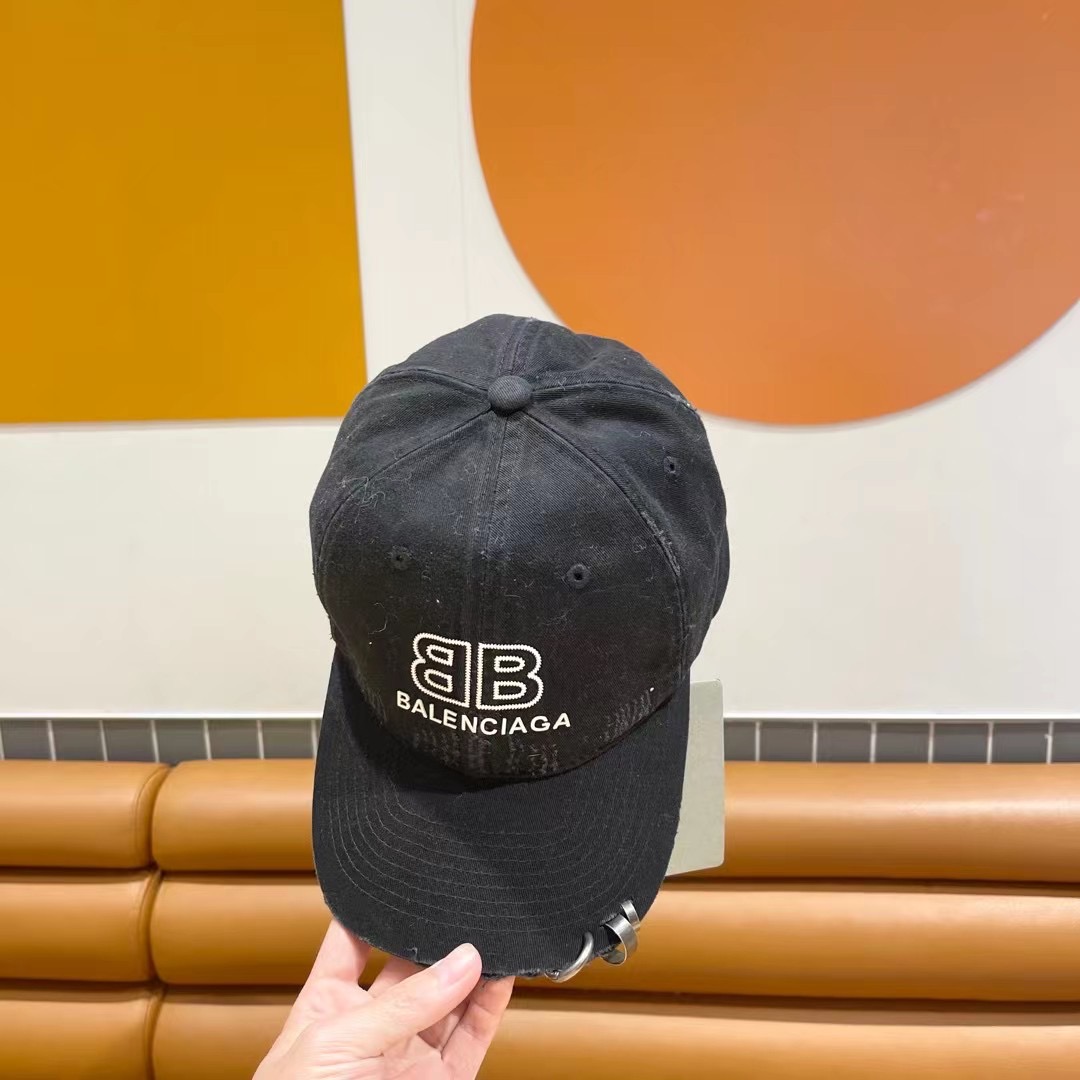    BALENCIAGA巴黎世家🆕春款新款个性棒球帽，高品质透气性巨佳，四季佩戴款
高颜值时尚单品！
