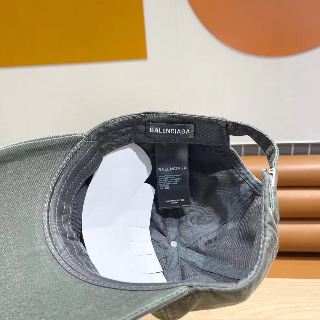    BALENCIAGA巴黎世家🆕春款新款个性棒球帽，高品质透气性巨佳，四季佩戴款
高颜值时尚单品！
