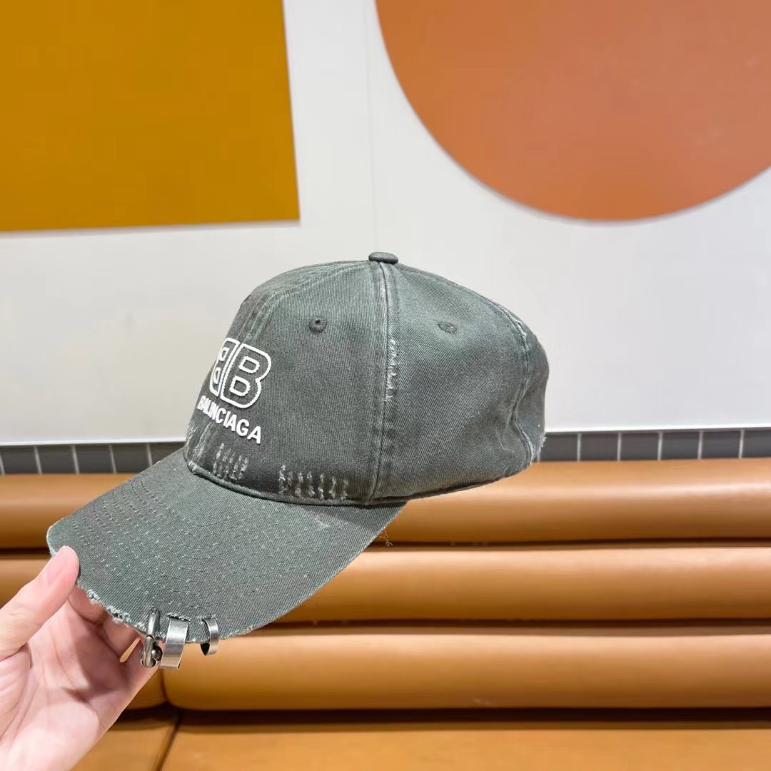    BALENCIAGA巴黎世家🆕春款新款个性棒球帽，高品质透气性巨佳，四季佩戴款
高颜值时尚单品！
