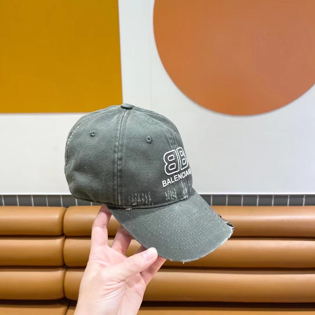    BALENCIAGA巴黎世家🆕春款新款个性棒球帽，高品质透气性巨佳，四季佩戴款
高颜值时尚单品！

