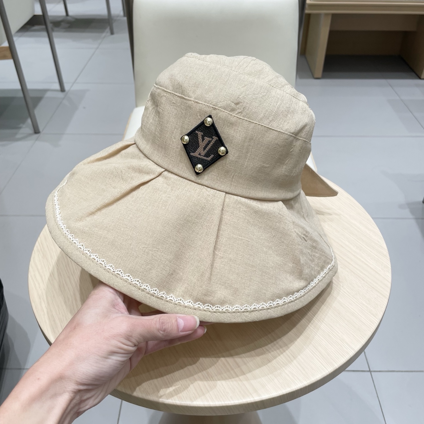  LV渔夫帽，防风绳薄款渔夫帽