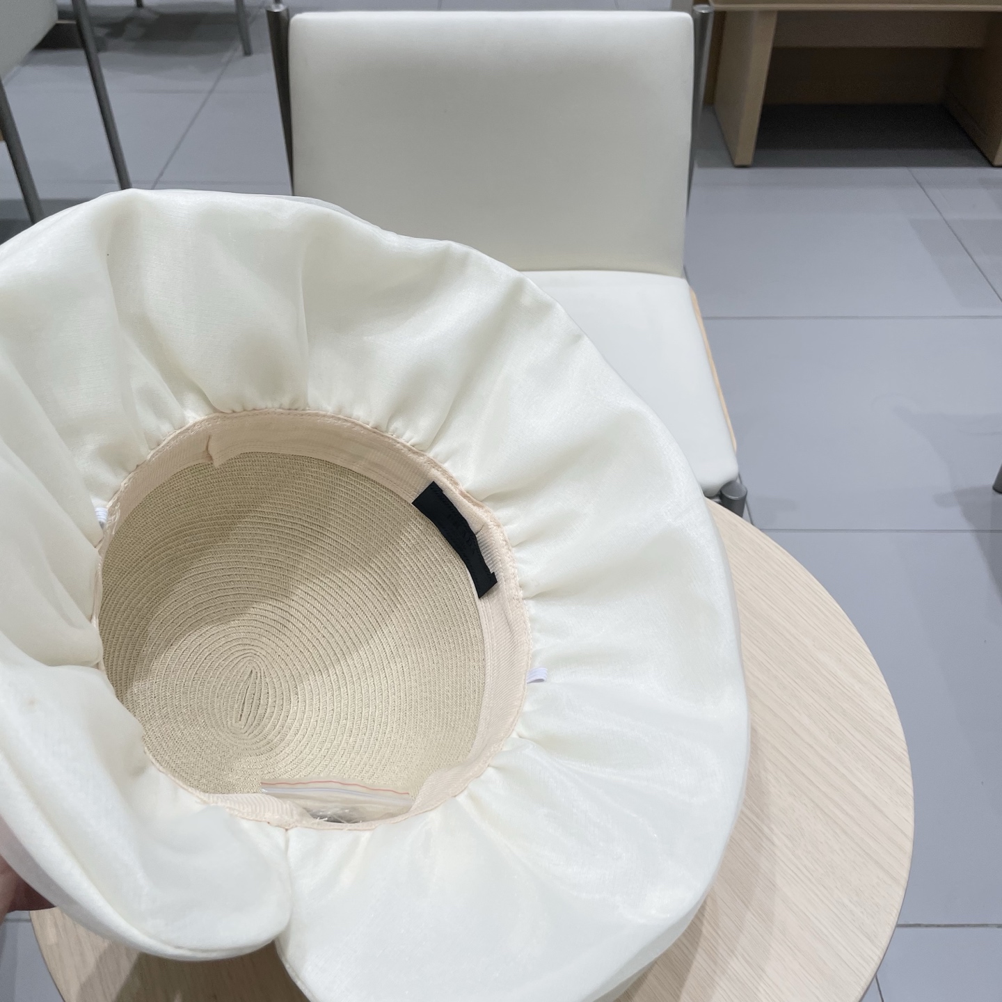  Prada普拉达夏季防晒帽女子2025新款出游防紫外线大檐遮阳脸蝴蝶结太阳渔夫帽