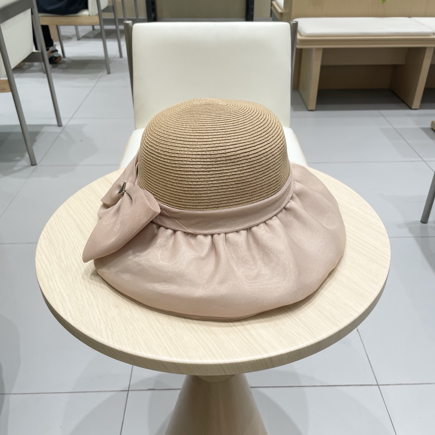  Prada普拉达夏季防晒帽女子2025新款出游防紫外线大檐遮阳脸蝴蝶结太阳渔夫帽