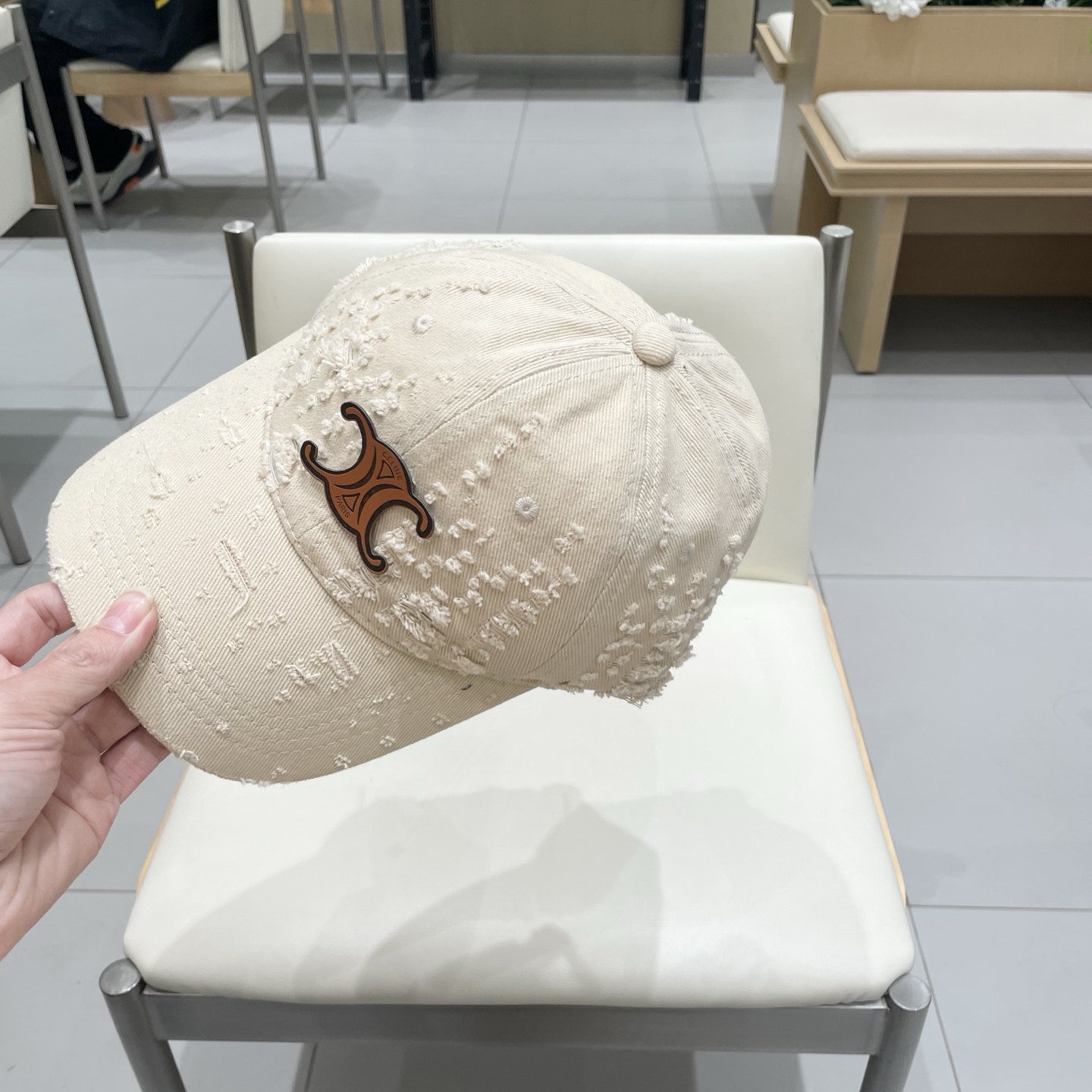  CELINE 塞琳 新款 🆕 棒球帽 🧢 
原单棒球帽 🧢原版1.1复刻 （对比 🆚 市场通货 
lo