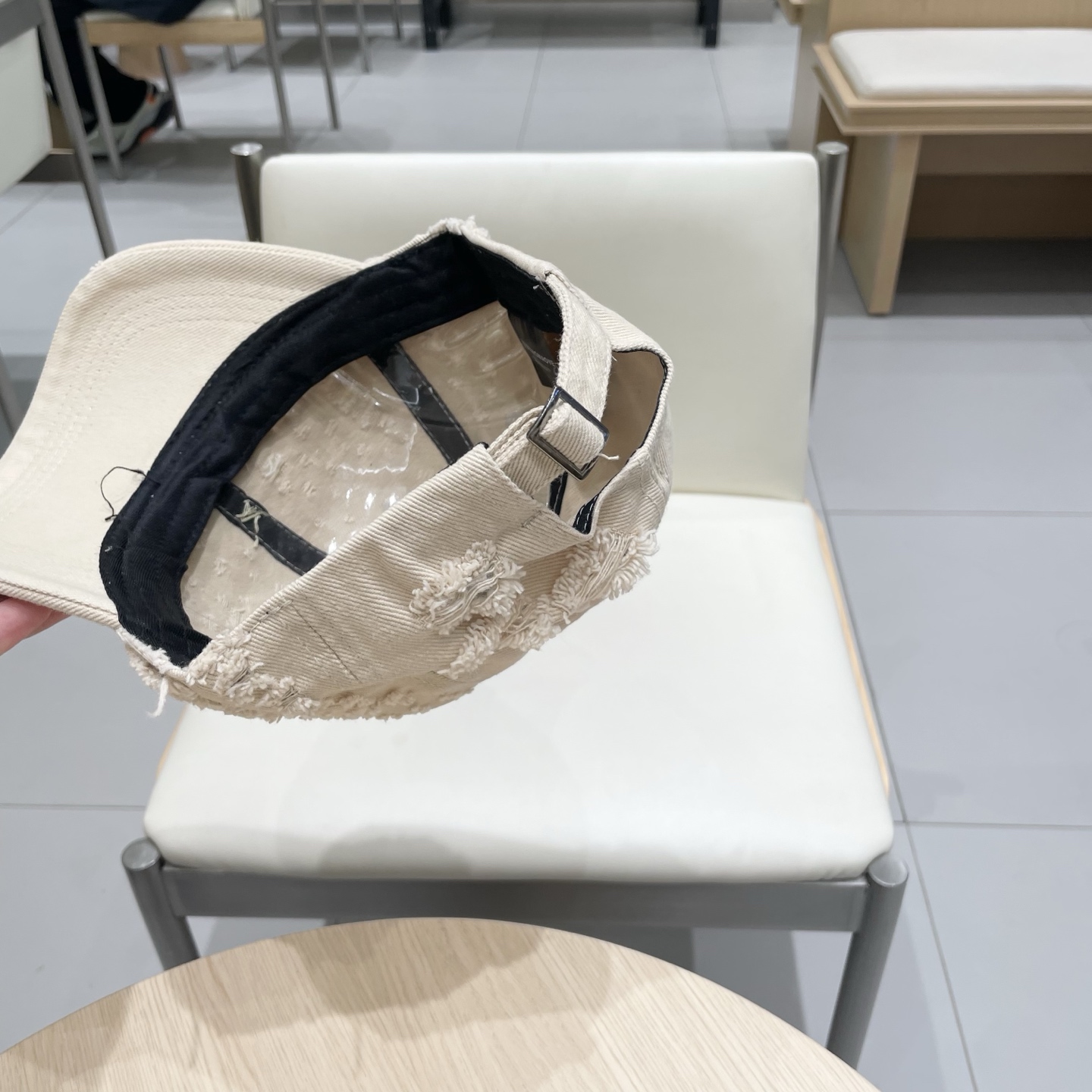  CELINE 塞琳 新款 🆕 棒球帽 🧢 
原单棒球帽 🧢原版1.1复刻 （对比 🆚 市场通货 
lo