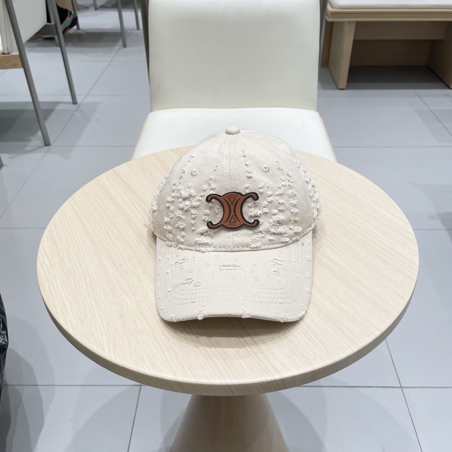  CELINE 塞琳 新款 🆕 棒球帽 🧢 
原单棒球帽 🧢原版1.1复刻 （对比 🆚 市场通货 
lo
