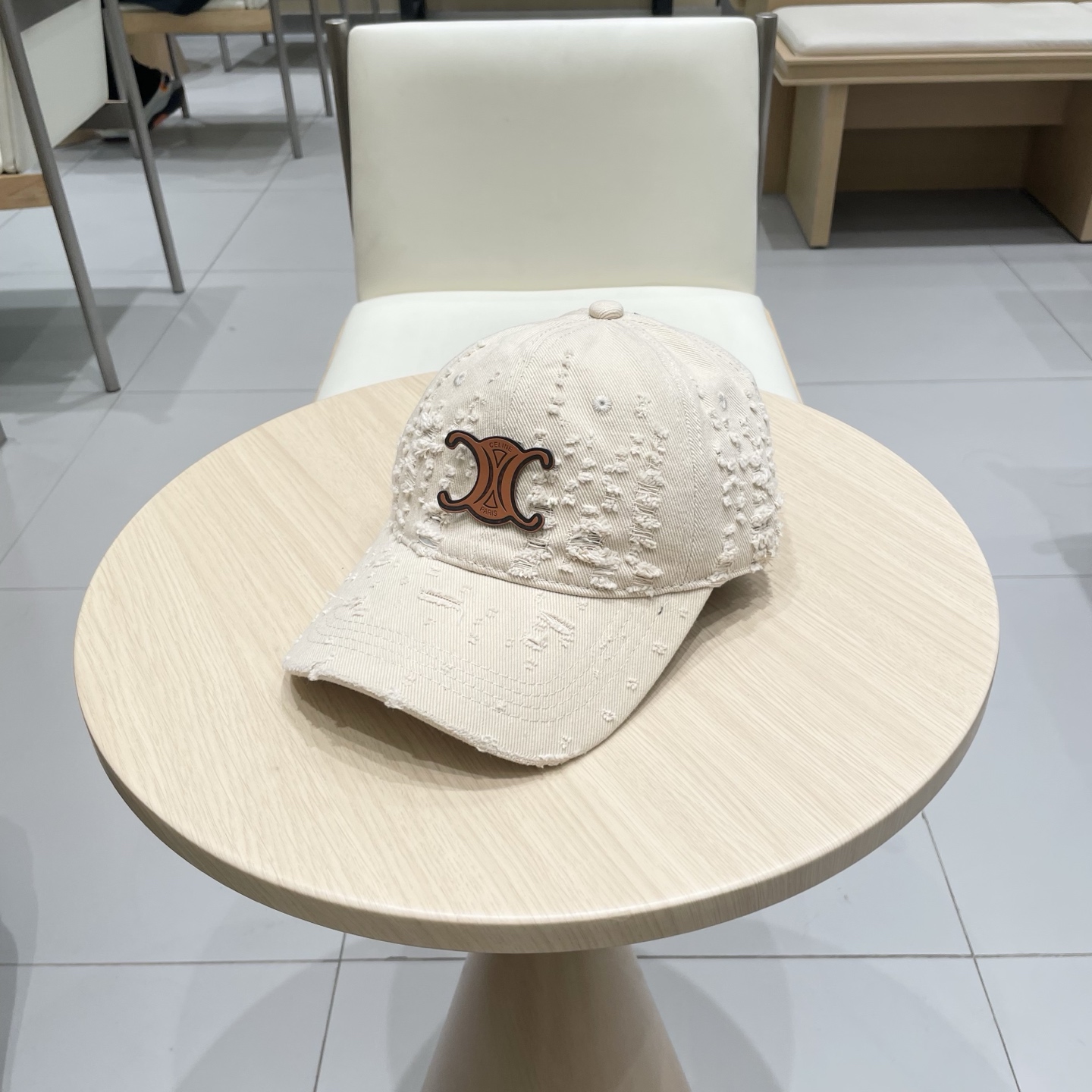  CELINE 塞琳 新款 🆕 棒球帽 🧢 
原单棒球帽 🧢原版1.1复刻 （对比 🆚 市场通货 
lo