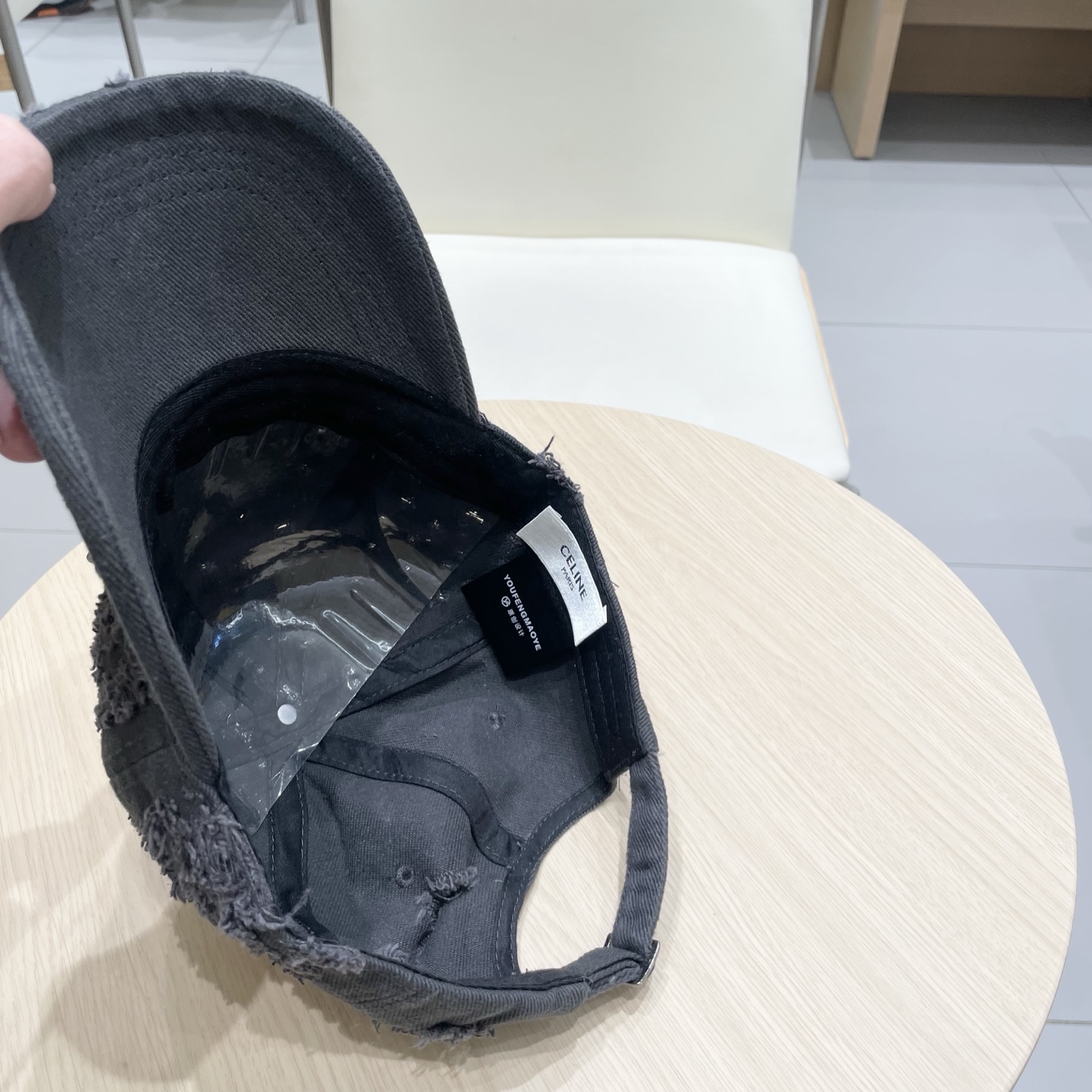  CELINE 塞琳 新款 🆕 棒球帽 🧢 
原单棒球帽 🧢原版1.1复刻 （对比 🆚 市场通货 
lo