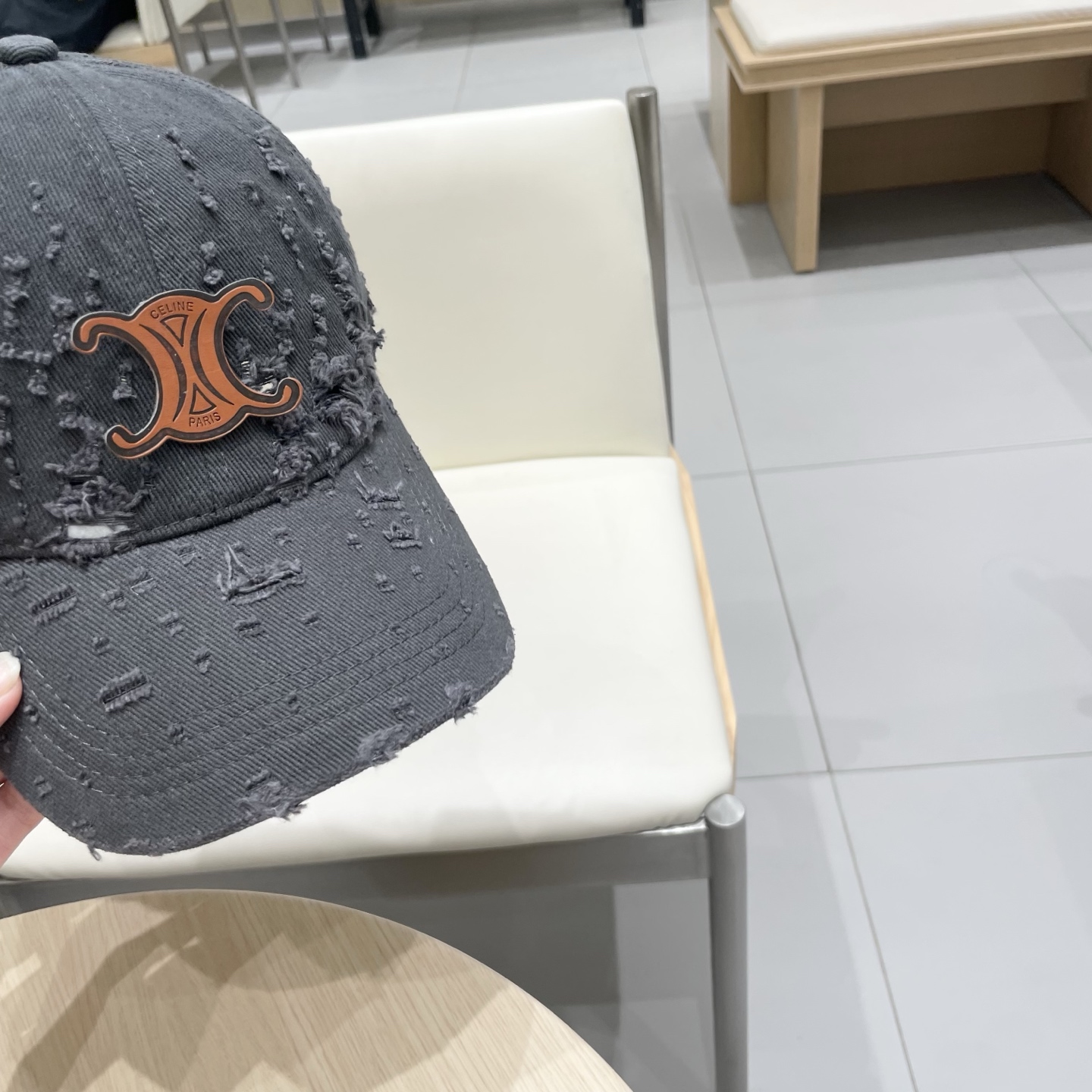  CELINE 塞琳 新款 🆕 棒球帽 🧢 
原单棒球帽 🧢原版1.1复刻 （对比 🆚 市场通货 
lo