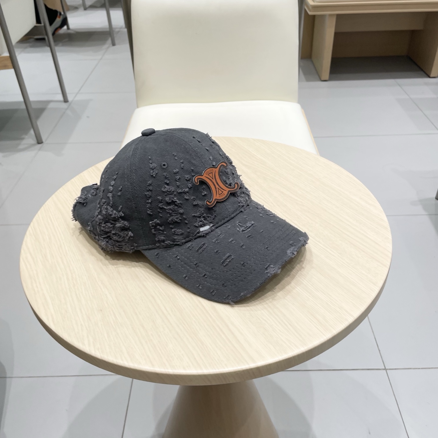  CELINE 塞琳 新款 🆕 棒球帽 🧢 
原单棒球帽 🧢原版1.1复刻 （对比 🆚 市场通货 
lo