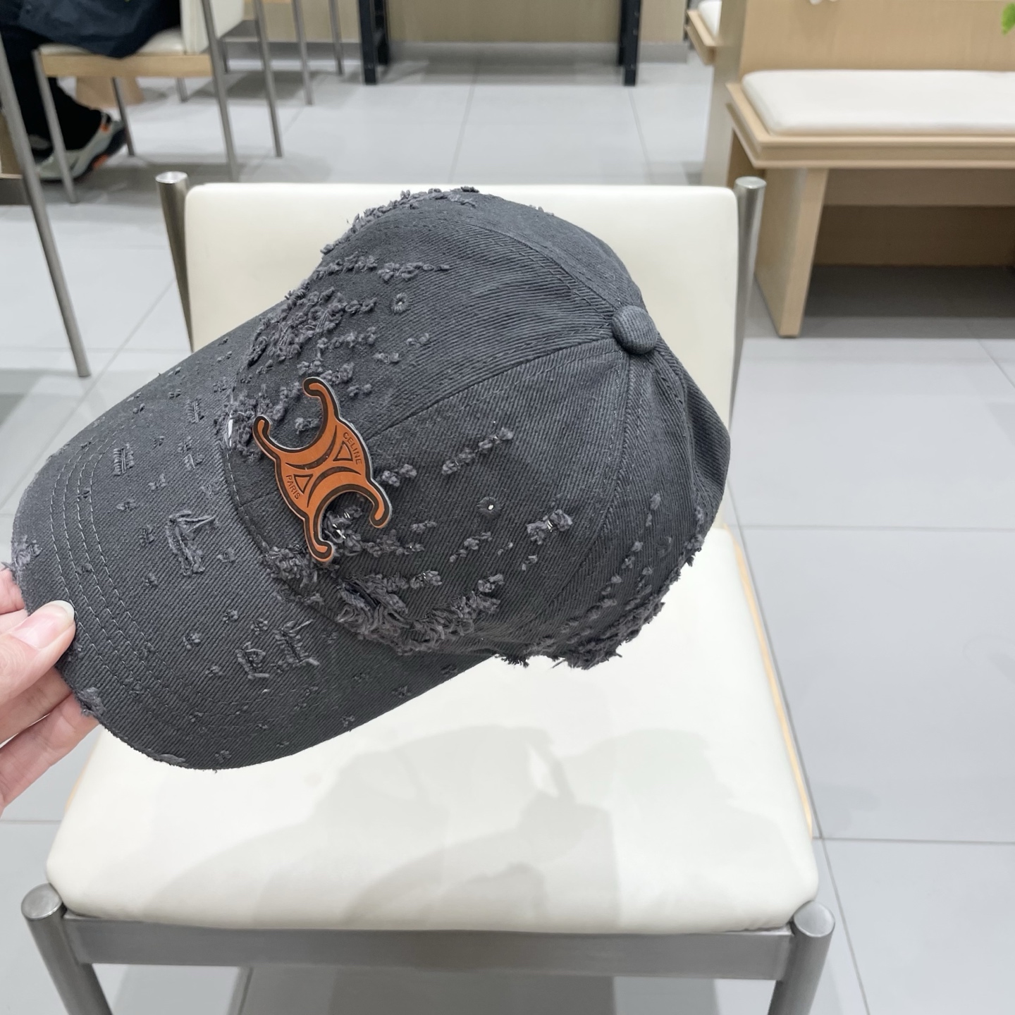  CELINE 塞琳 新款 🆕 棒球帽 🧢 
原单棒球帽 🧢原版1.1复刻 （对比 🆚 市场通货 
lo
