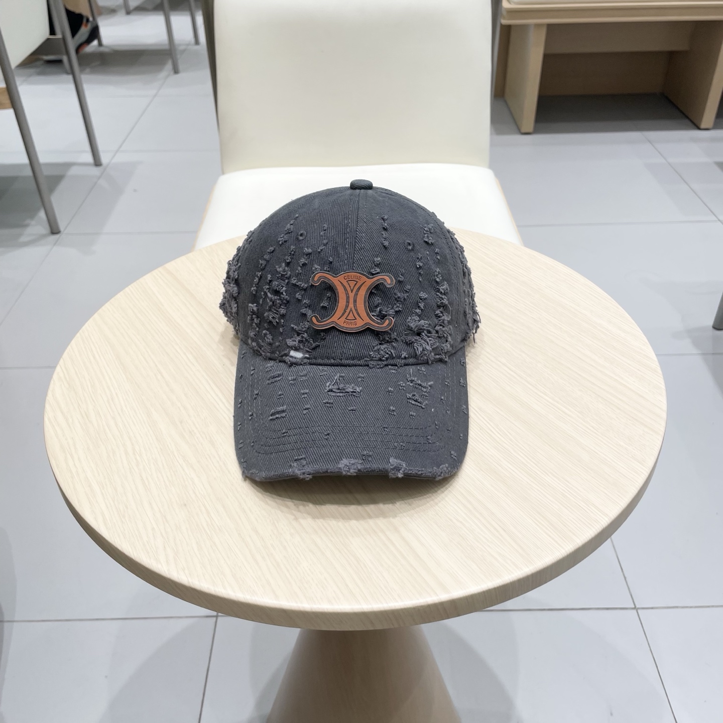  CELINE 塞琳 新款 🆕 棒球帽 🧢 
原单棒球帽 🧢原版1.1复刻 （对比 🆚 市场通货 
lo
