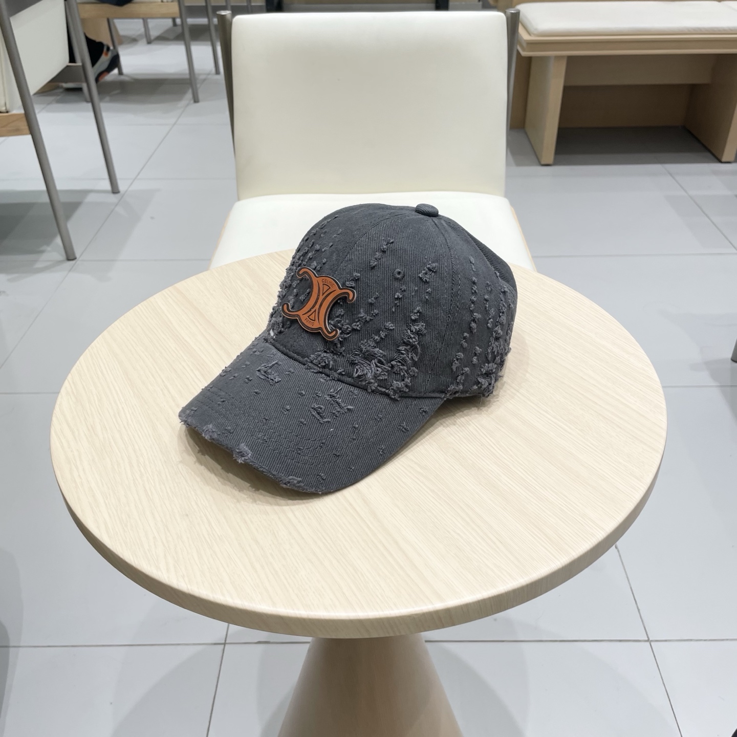  CELINE 塞琳 新款 🆕 棒球帽 🧢 
原单棒球帽 🧢原版1.1复刻 （对比 🆚 市场通货 
lo