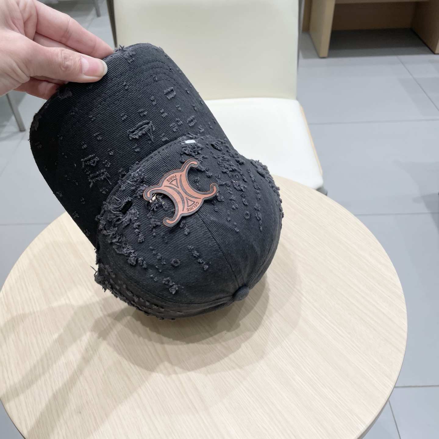  CELINE 塞琳 新款 🆕 棒球帽 🧢 
原单棒球帽 🧢原版1.1复刻 （对比 🆚 市场通货 
lo