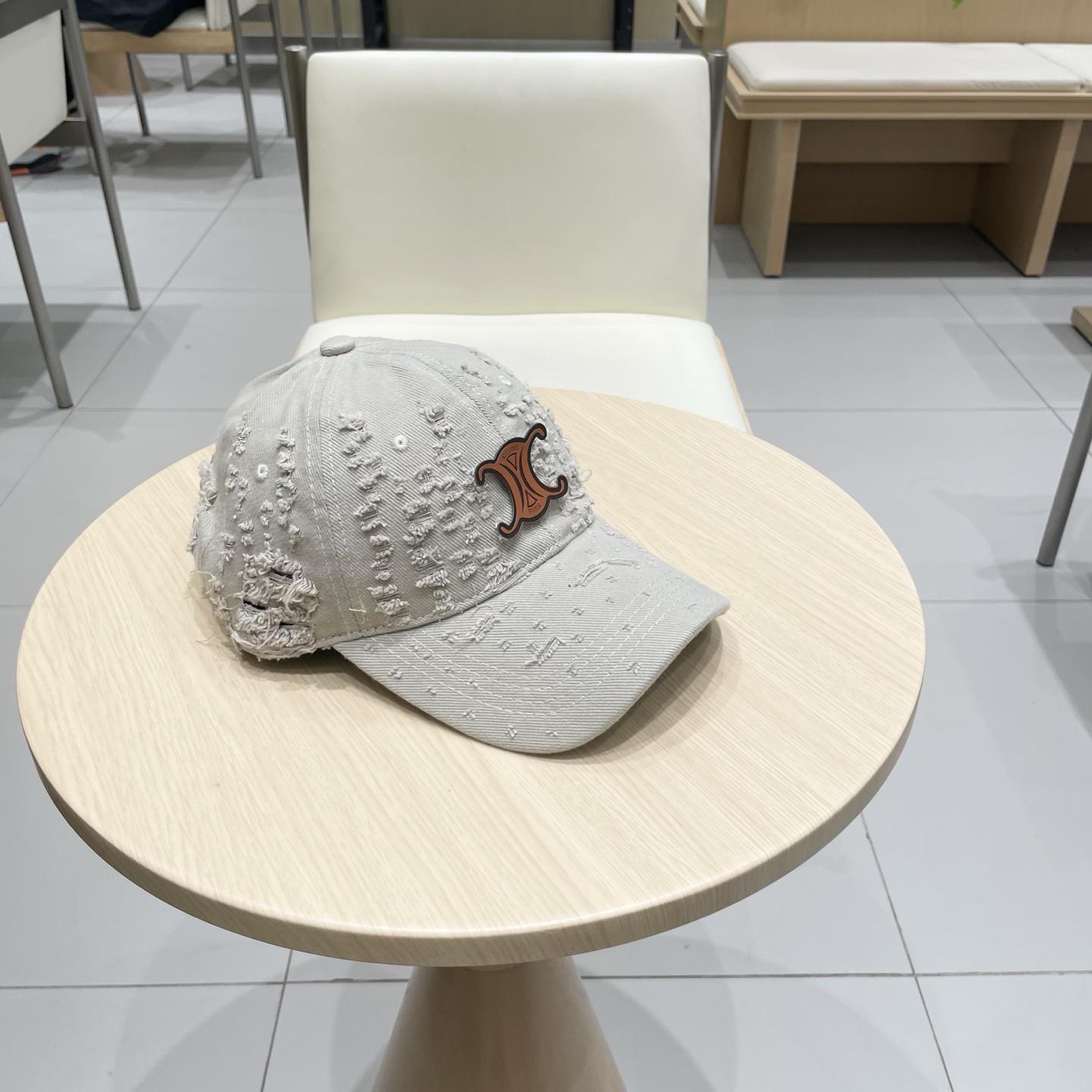  CELINE 塞琳 新款 🆕 棒球帽 🧢 
原单棒球帽 🧢原版1.1复刻 （对比 🆚 市场通货 
lo