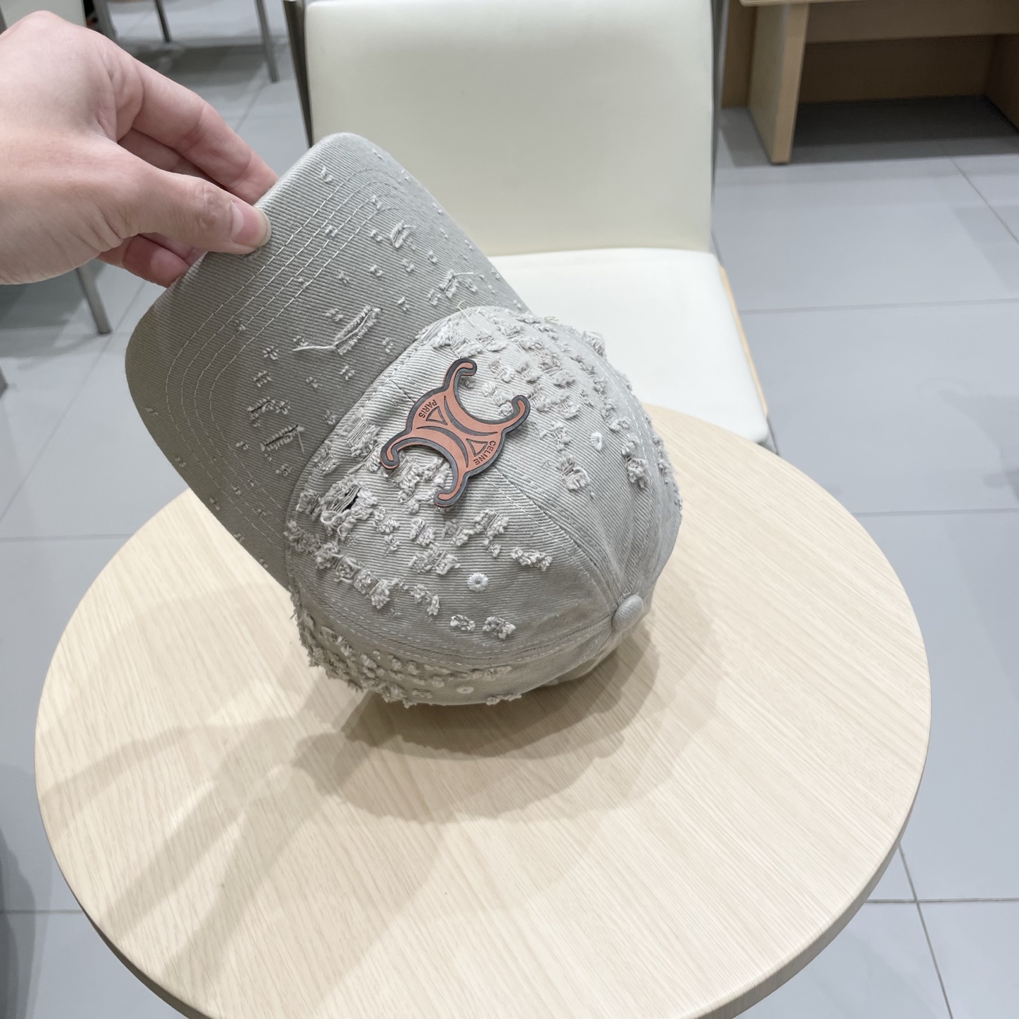  CELINE 塞琳 新款 🆕 棒球帽 🧢 
原单棒球帽 🧢原版1.1复刻 （对比 🆚 市场通货 
lo