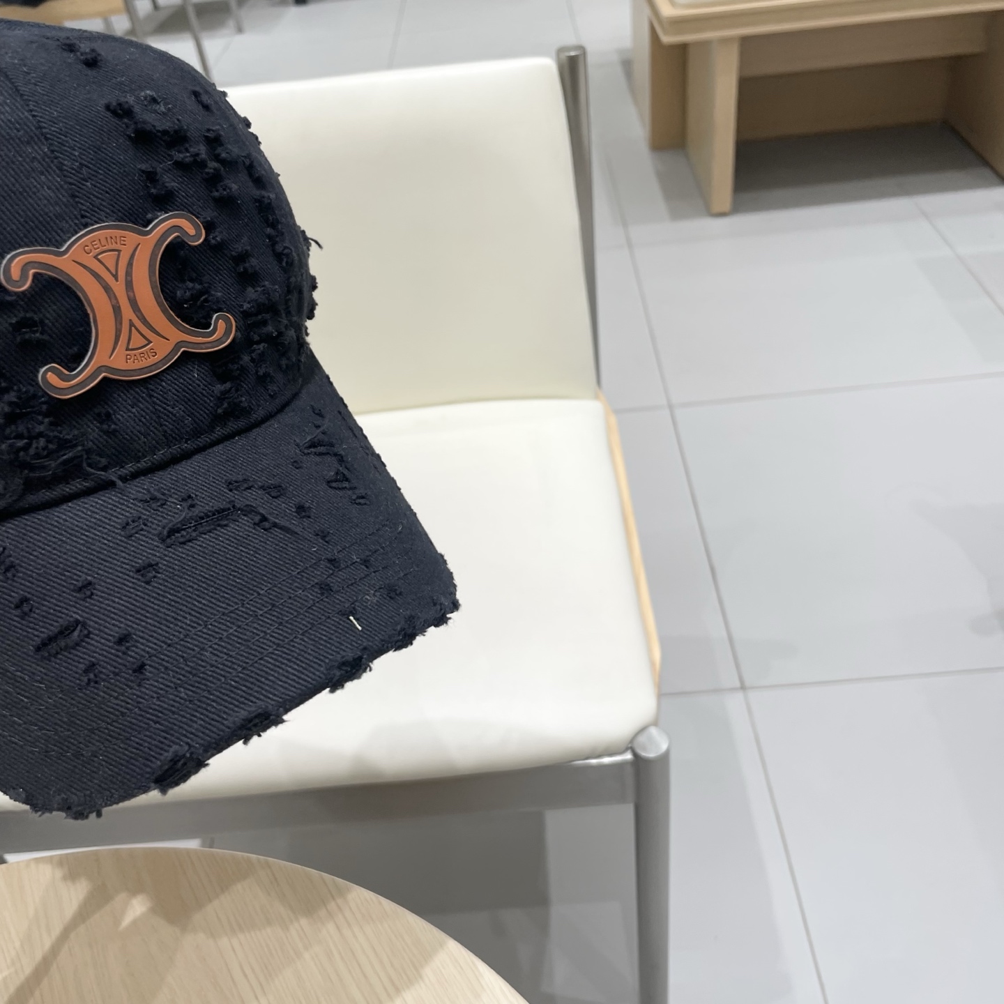 CELINE 塞琳 新款 🆕 棒球帽 🧢 
原单棒球帽 🧢原版1.1复刻 （对比 🆚 市场通货 
lo