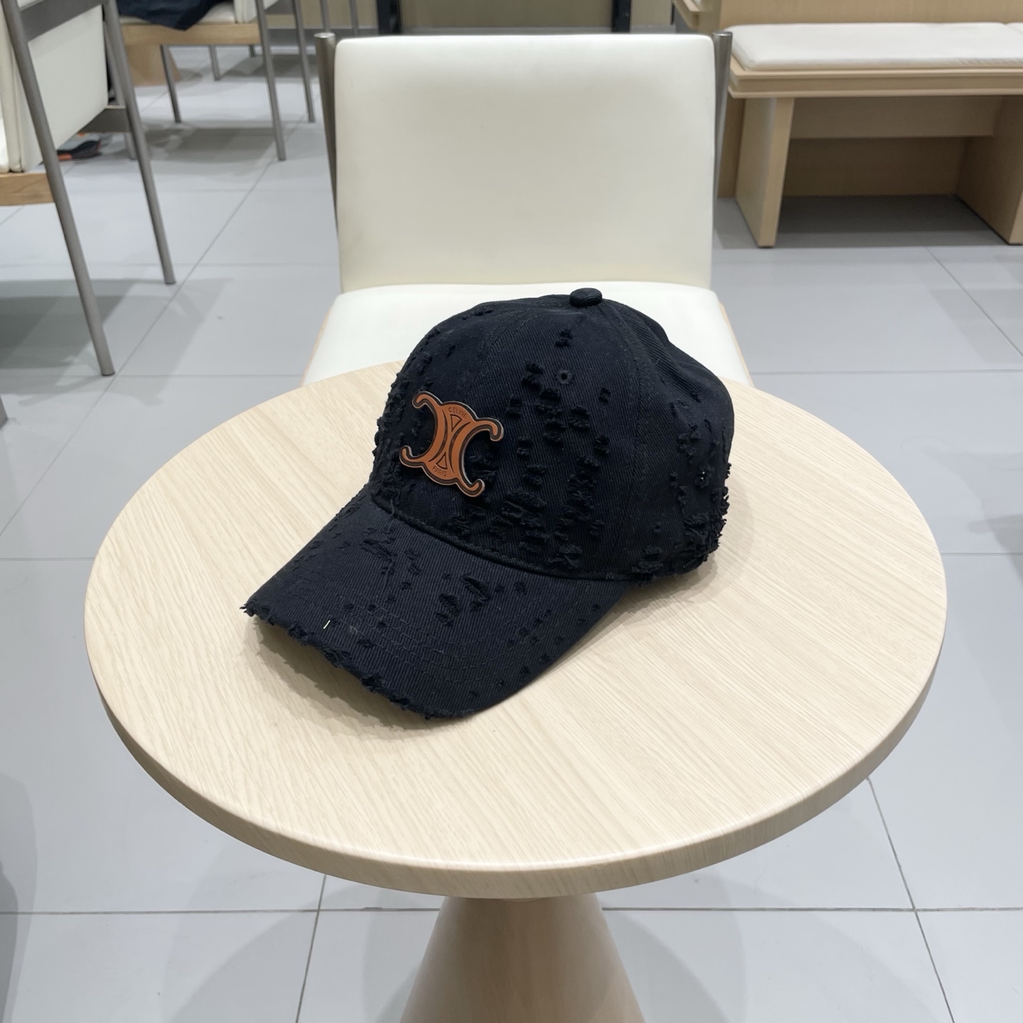  CELINE 塞琳 新款 🆕 棒球帽 🧢 
原单棒球帽 🧢原版1.1复刻 （对比 🆚 市场通货 
lo