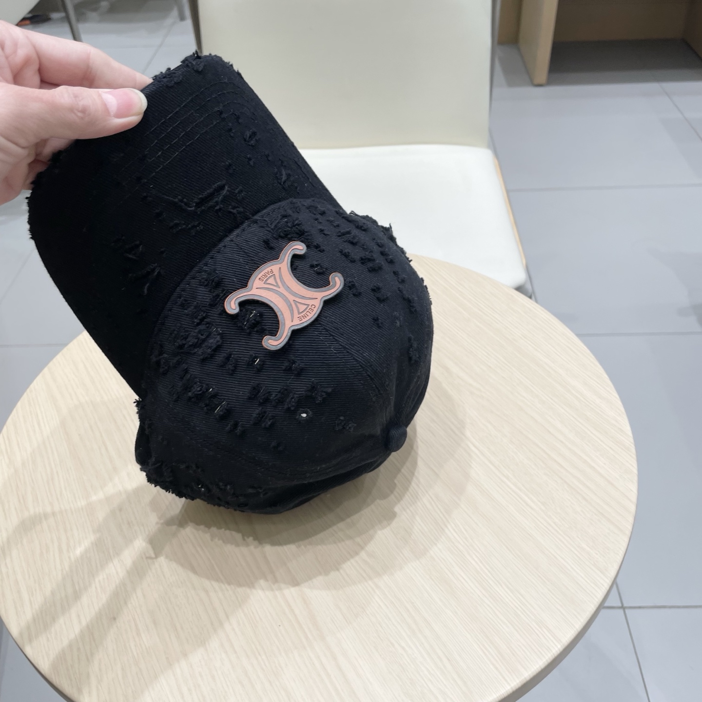  CELINE 塞琳 新款 🆕 棒球帽 🧢 
原单棒球帽 🧢原版1.1复刻 （对比 🆚 市场通货 
lo