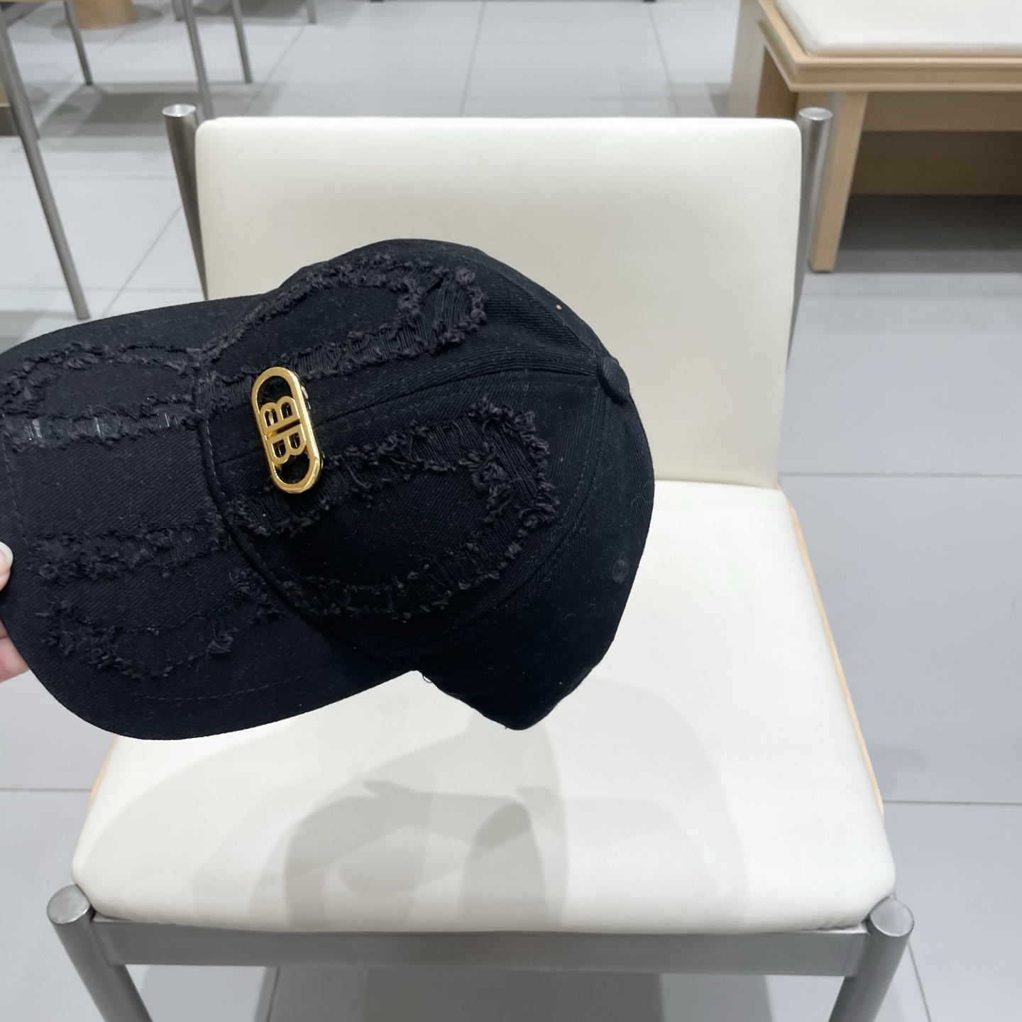  🔥BALENCIAGA巴黎世家新款logo棒球帽，很酷的色系，男女佩戴都有不同style，第一批抢先出