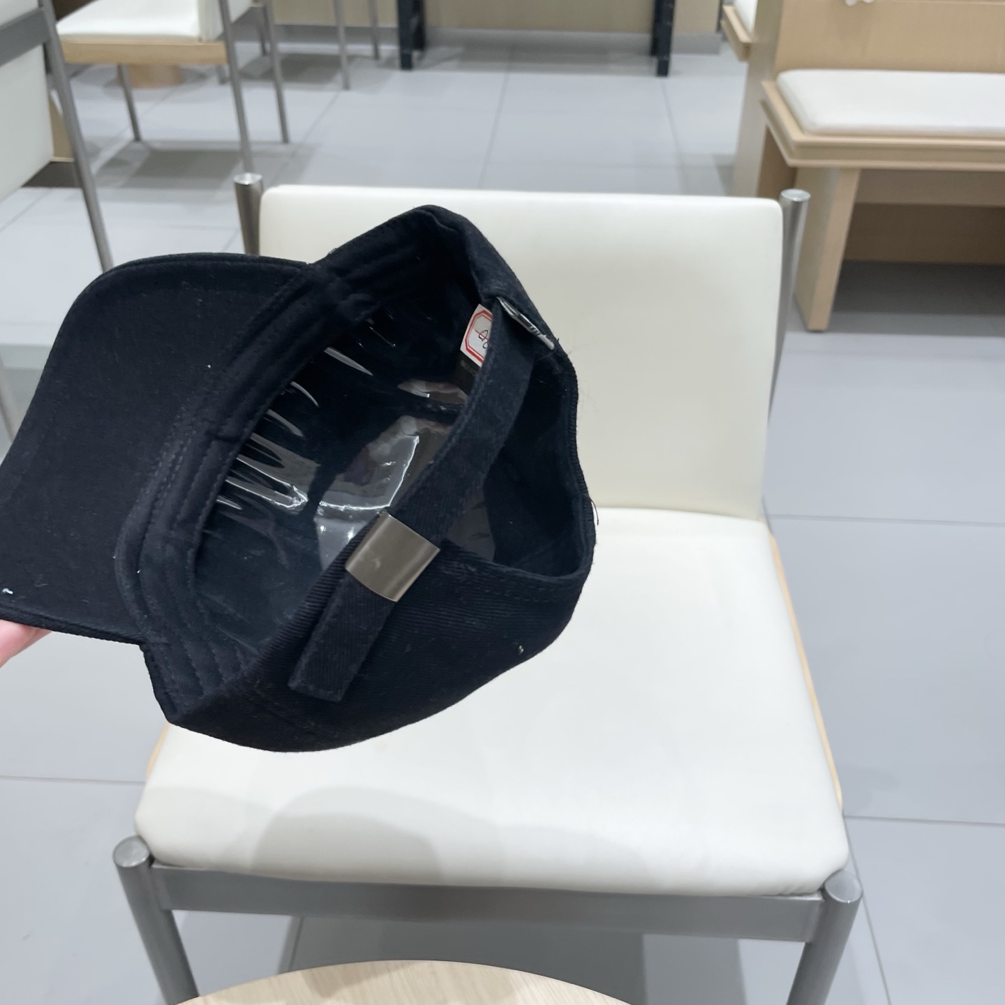  🔥BALENCIAGA巴黎世家新款logo棒球帽，很酷的色系，男女佩戴都有不同style，第一批抢先出