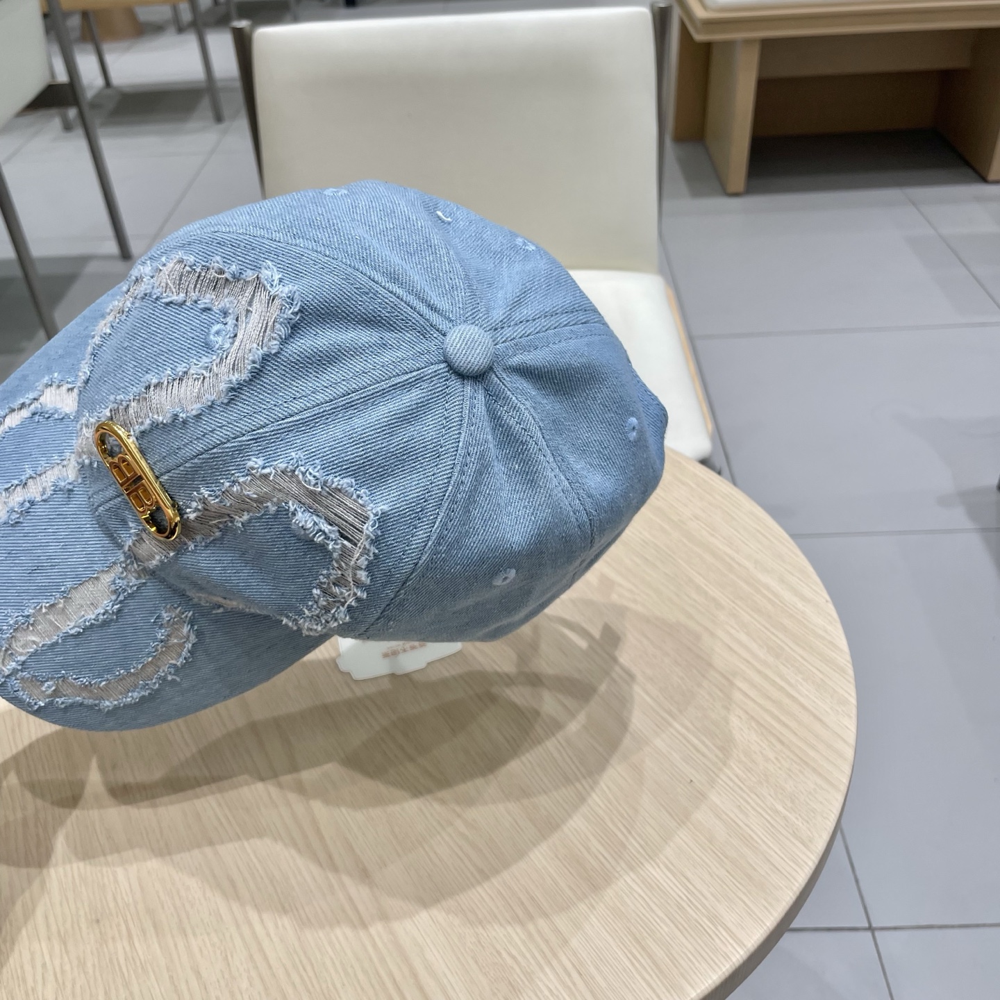  🔥BALENCIAGA巴黎世家新款logo棒球帽，很酷的色系，男女佩戴都有不同style，第一批抢先出