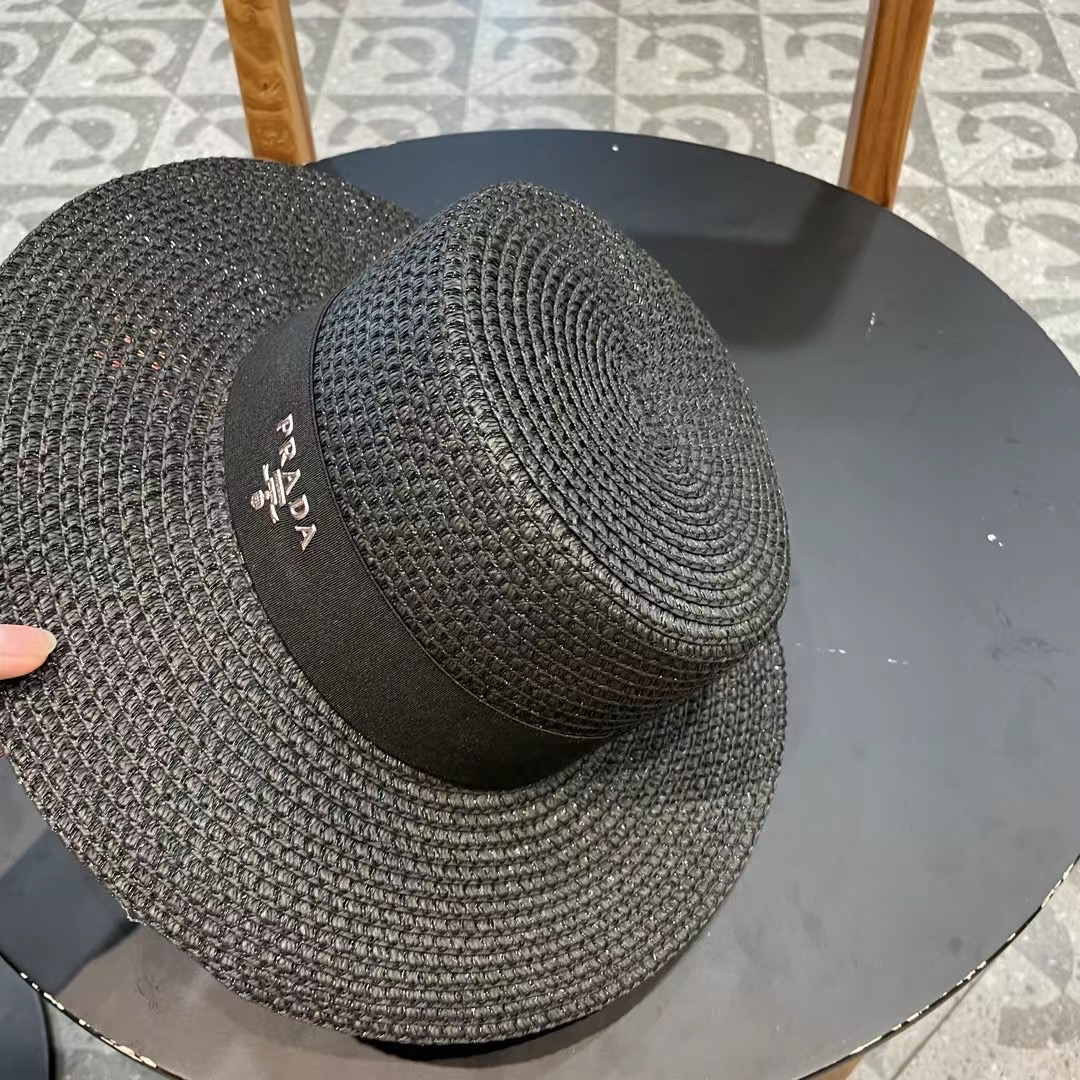  【PRADA普拉达】新款大牌织带镂空平顶草帽，出街必备超好搭配，赶紧入手！