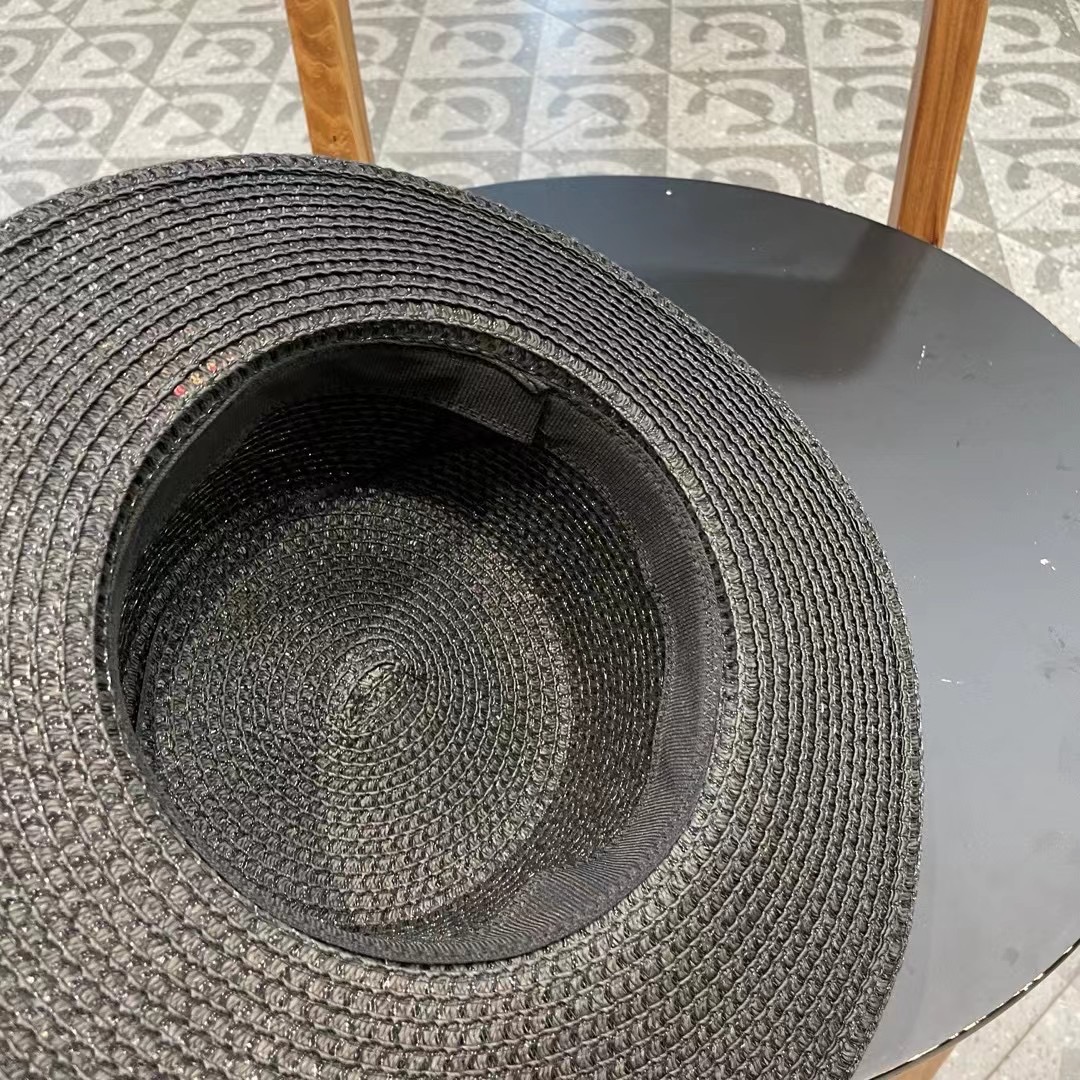  【PRADA普拉达】新款大牌织带镂空平顶草帽，出街必备超好搭配，赶紧入手！