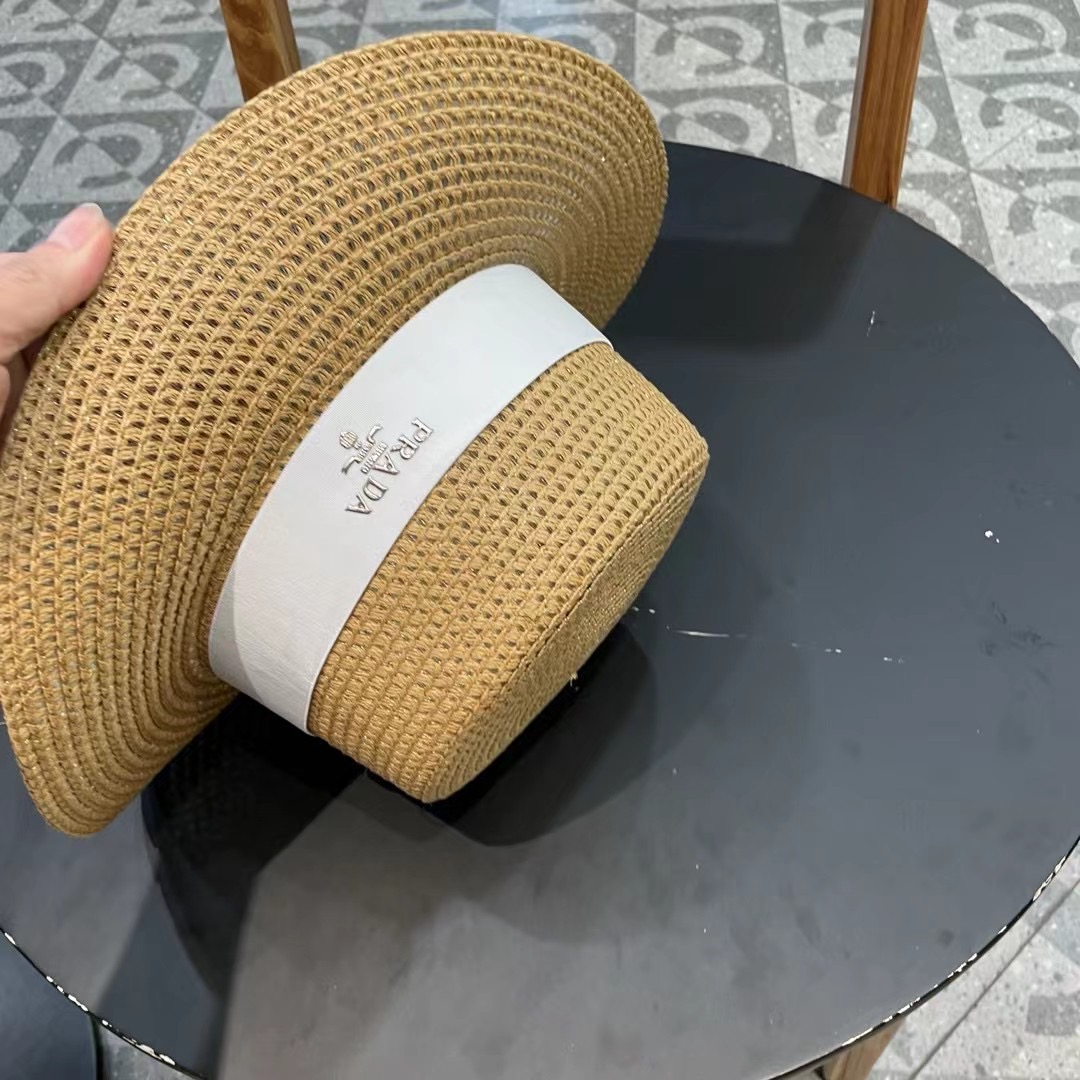  【PRADA普拉达】新款大牌织带镂空平顶草帽，出街必备超好搭配，赶紧入手！