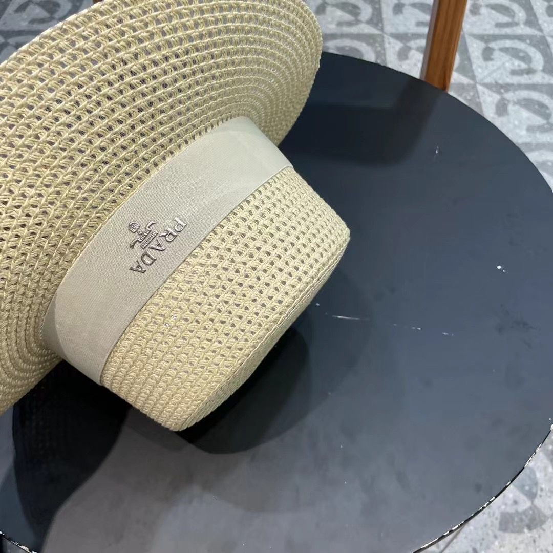  【PRADA普拉达】新款大牌织带镂空平顶草帽，出街必备超好搭配，赶紧入手！