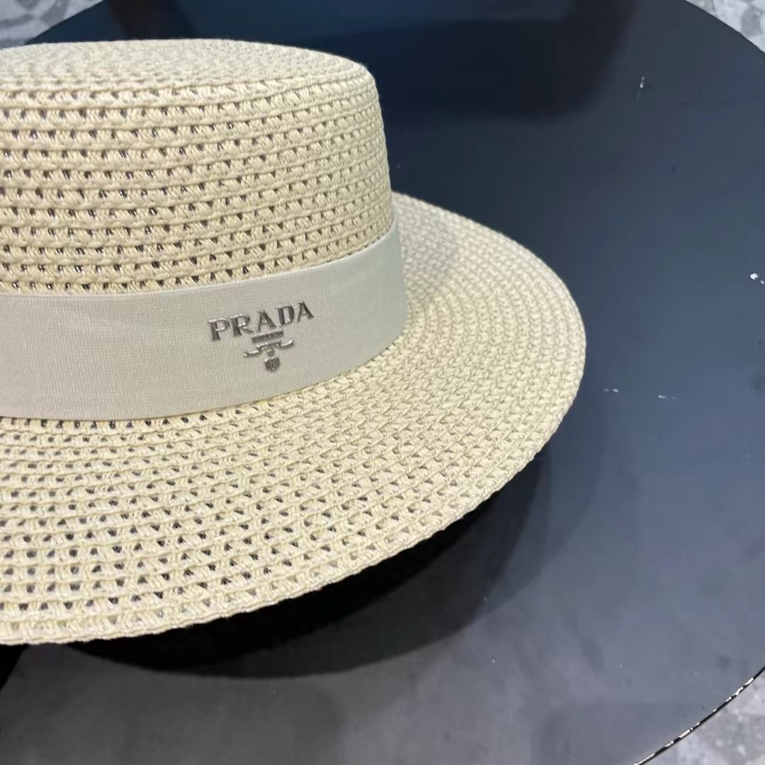 【PRADA普拉达】新款大牌织带镂空平顶草帽，出街必备超好搭配，赶紧入手！