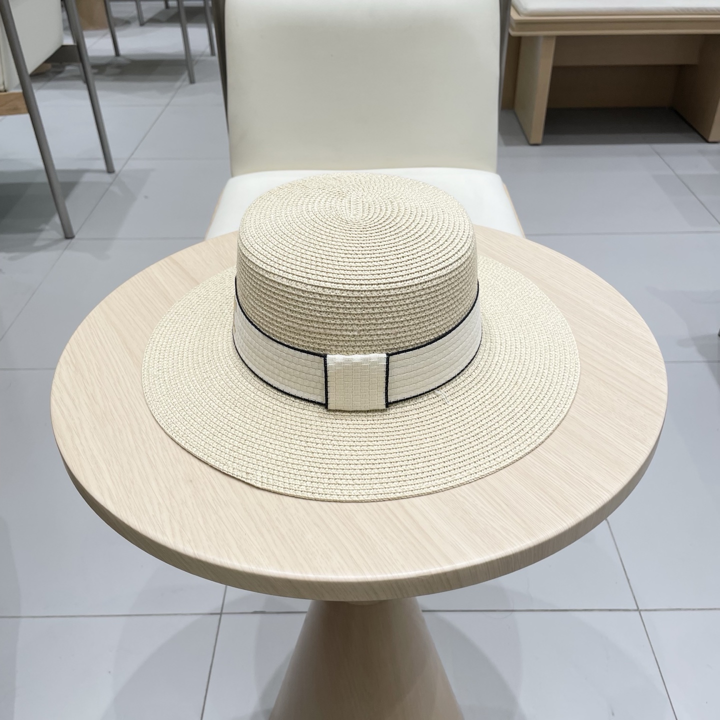  塞琳celien新款草帽，平顶草帽礼帽，头围57cm