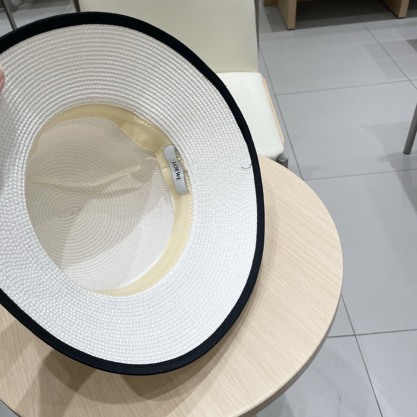  【LOEWE罗意威】
2025新款大牌编织圆顶草帽  夏天海边首选～
新款材质编织而成～质感满分💯