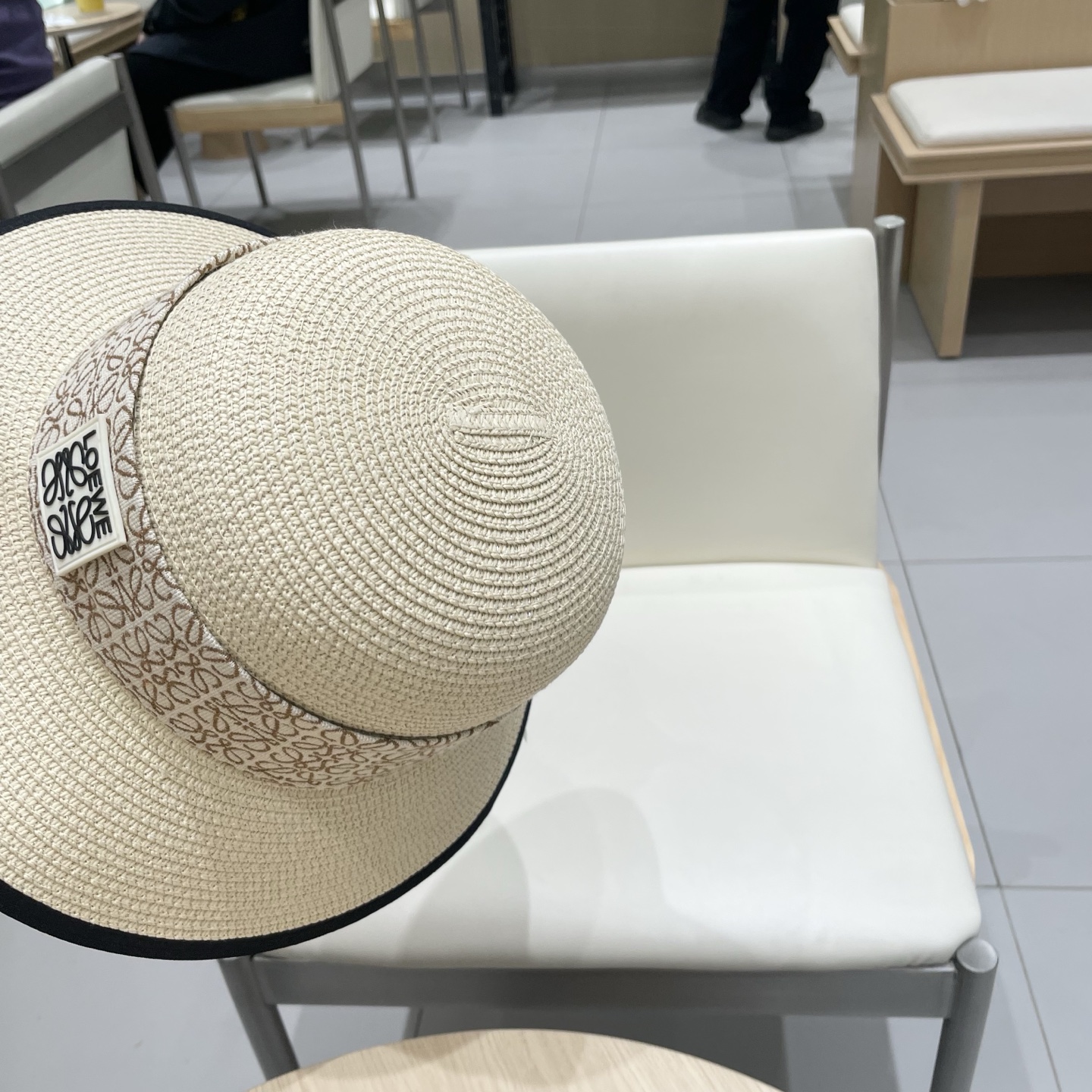  【LOEWE罗意威】
2025新款大牌编织圆顶草帽  夏天海边首选～
新款材质编织而成～质感满分💯