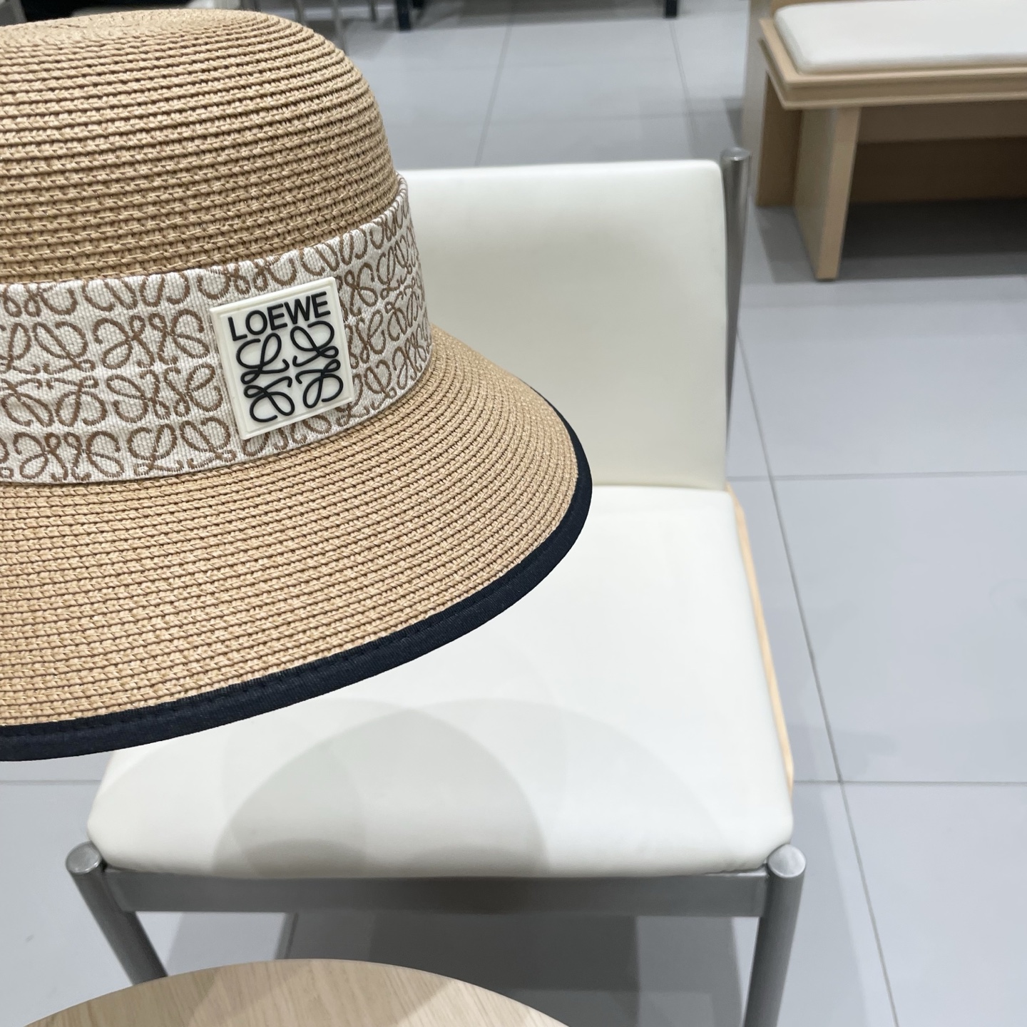  【LOEWE罗意威】
2025新款大牌编织圆顶草帽  夏天海边首选～
新款材质编织而成～质感满分💯