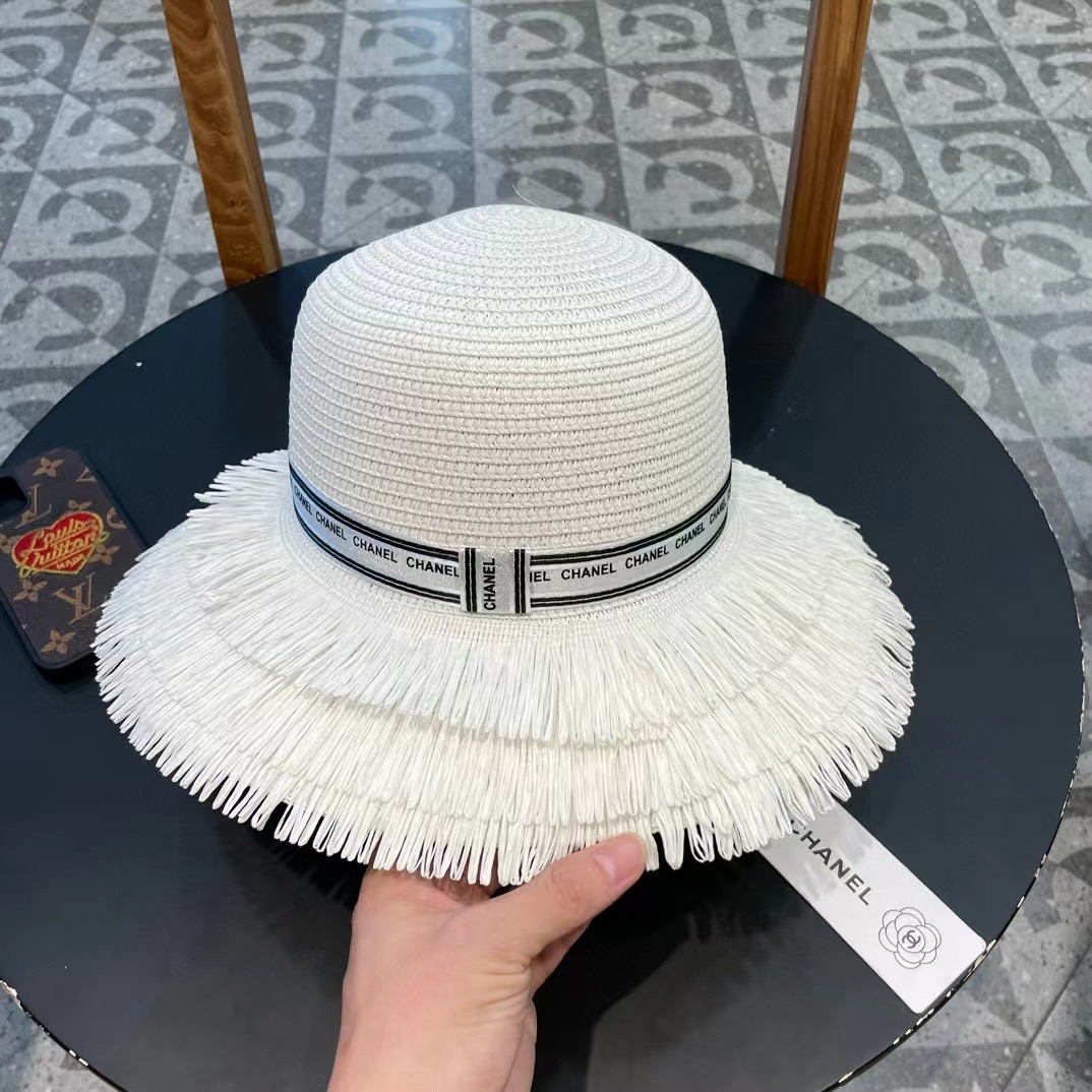 【CHANEL香奈儿】新款大牌小香风流苏盆帽草帽 夏天海边首选～新款材质编织而成～质感满分💯