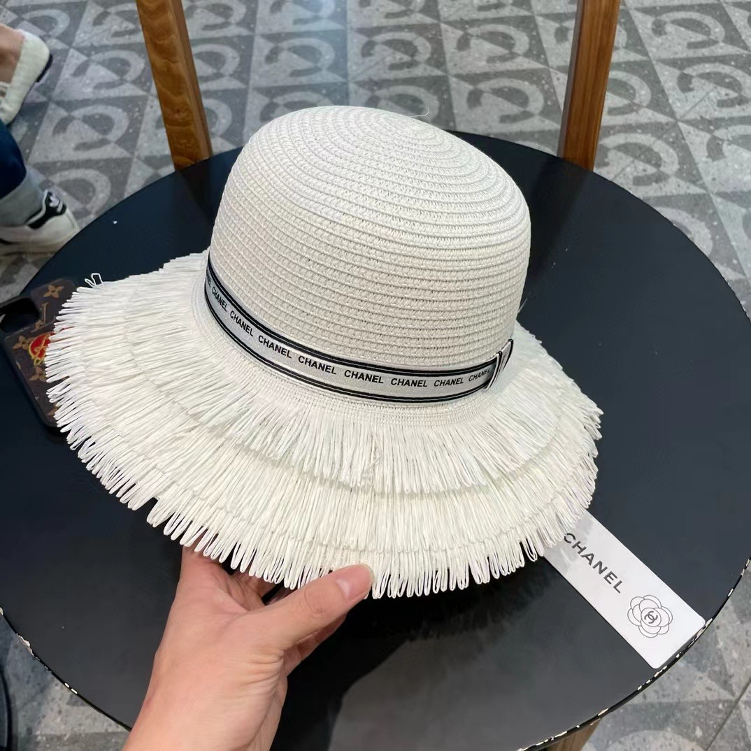 【CHANEL香奈儿】新款大牌小香风流苏盆帽草帽 夏天海边首选～新款材质编织而成～质感满分💯