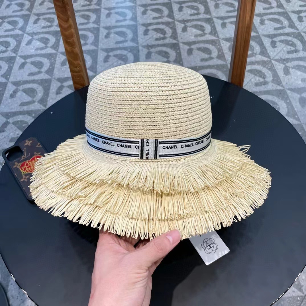 【CHANEL香奈儿】新款大牌小香风流苏盆帽草帽 夏天海边首选～新款材质编织而成～质感满分💯