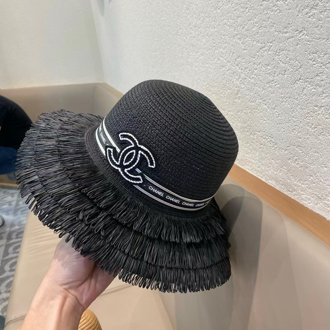 【CHANEL香奈儿】新款大牌小香风流苏盆帽草帽 夏天海边首选～新款材质编织而成～质感满分💯