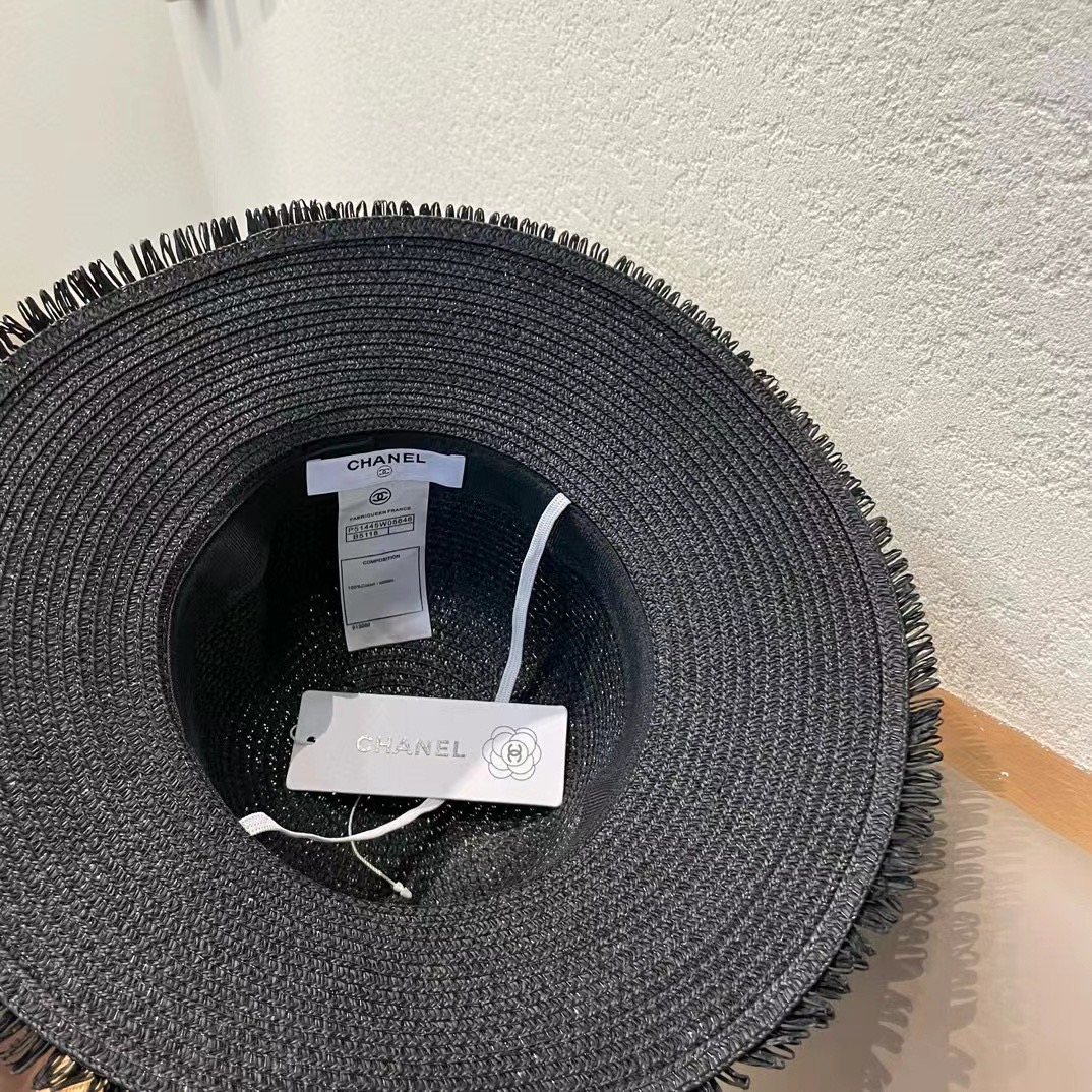 【CHANEL香奈儿】新款大牌小香风流苏盆帽草帽 夏天海边首选～新款材质编织而成～质感满分💯