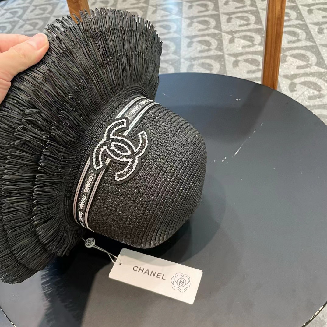 【CHANEL香奈儿】新款大牌小香风流苏盆帽草帽 夏天海边首选～新款材质编织而成～质感满分💯